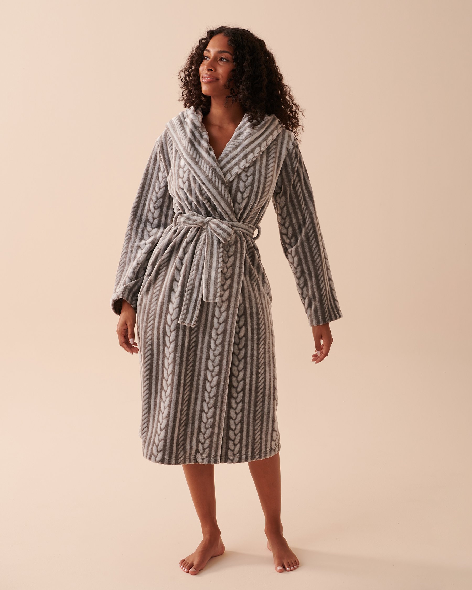 LA VIE EN ROSE Recycled Fibers Soft Cable Knit Hooded Robe Chimney Smoke 40600146 - View1