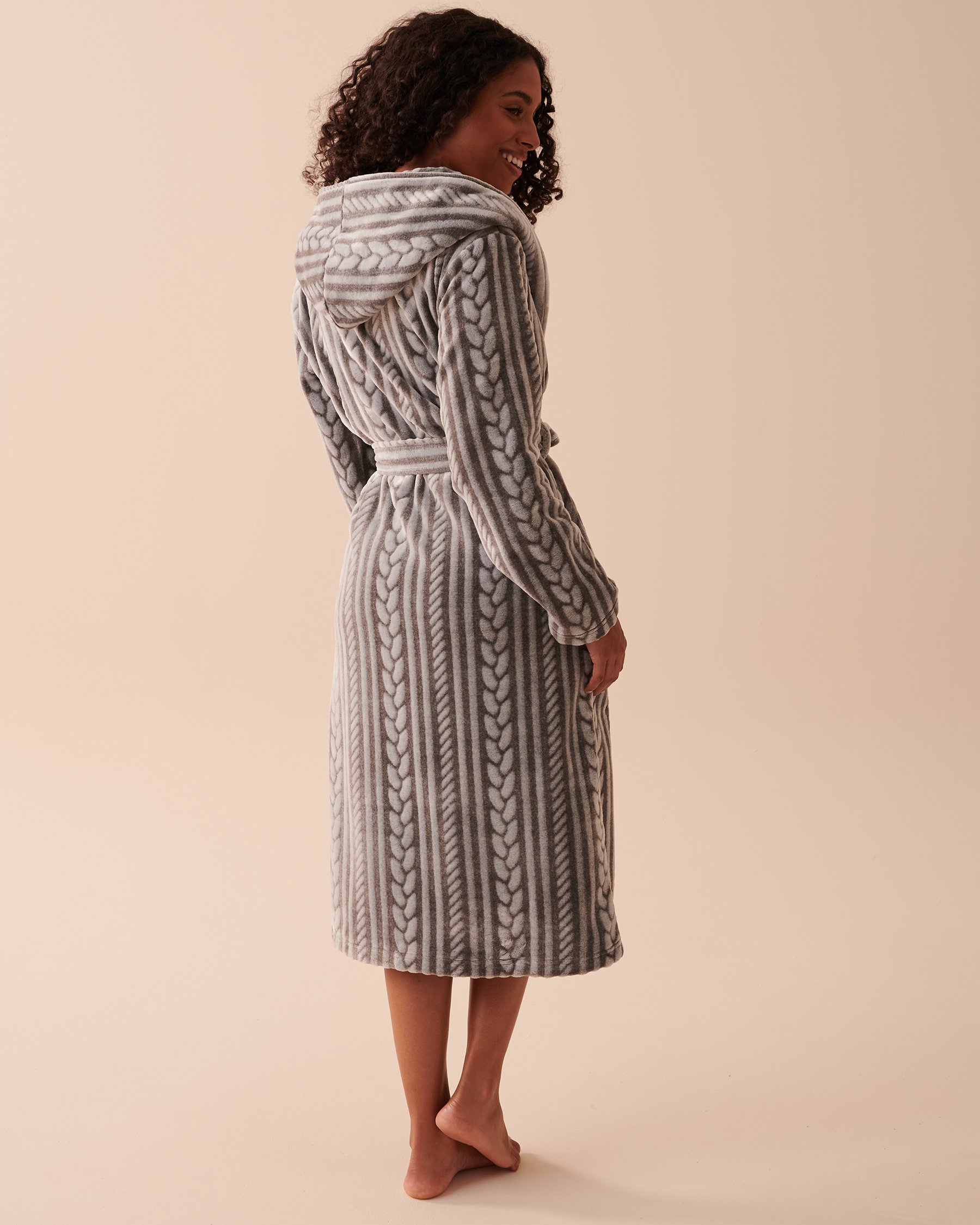 LA VIE EN ROSE Recycled Fibers Soft Cable Knit Hooded Robe Chimney Smoke 40600146 - View2