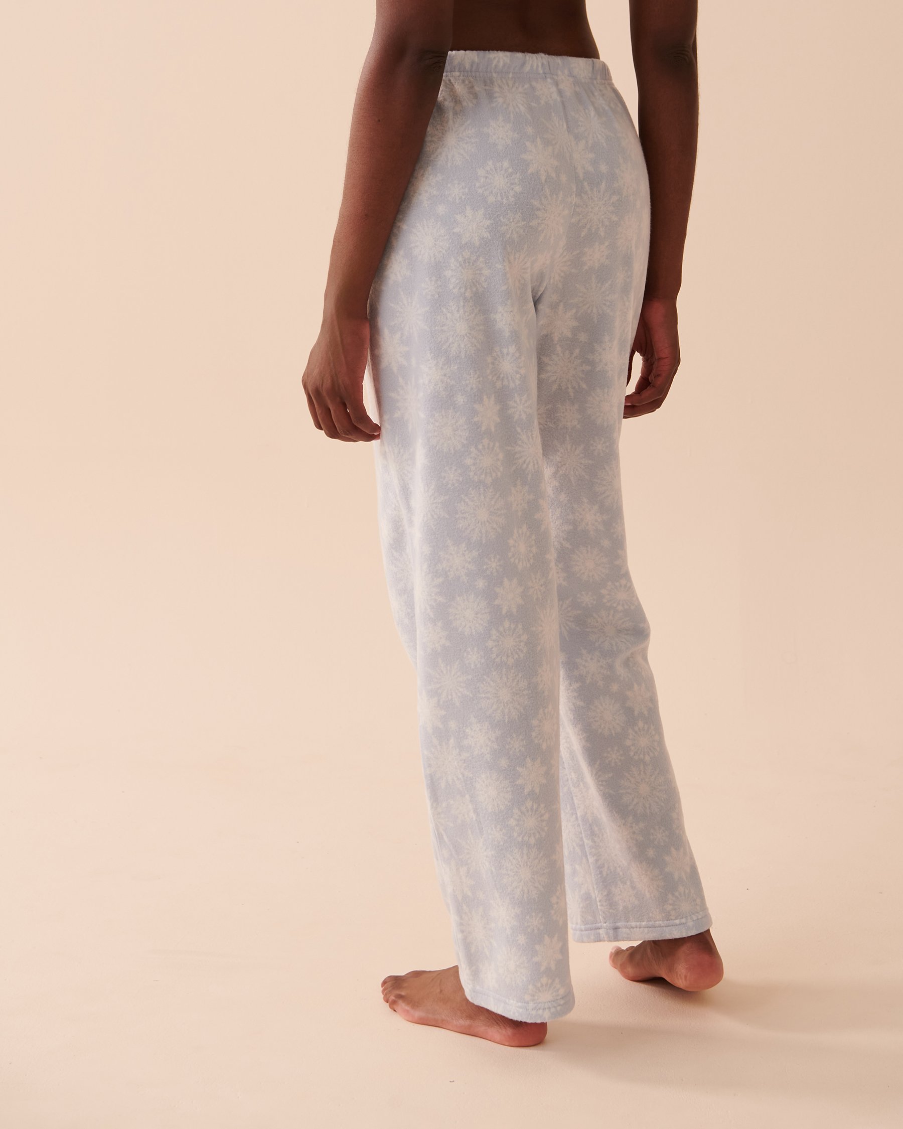 LA VIE EN ROSE Snowflakes Micropolar PJ Set Blue Snowflakes 40400054 - View5