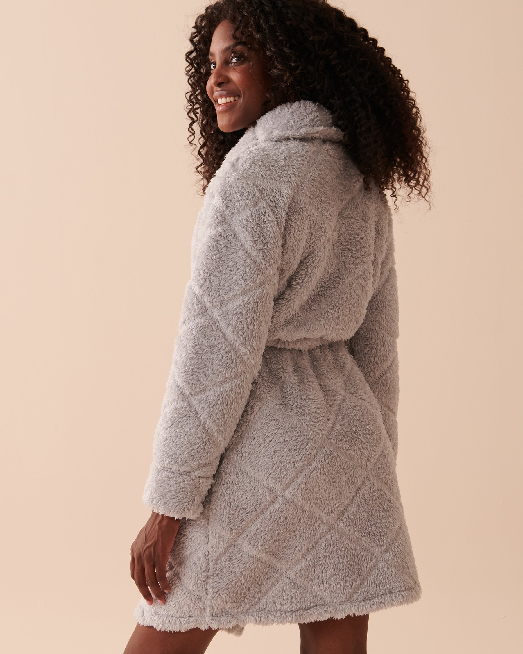 LA VIE EN ROSE Soft Plush Quilted Effect Robe Chimney Smoke 40600156 - View2