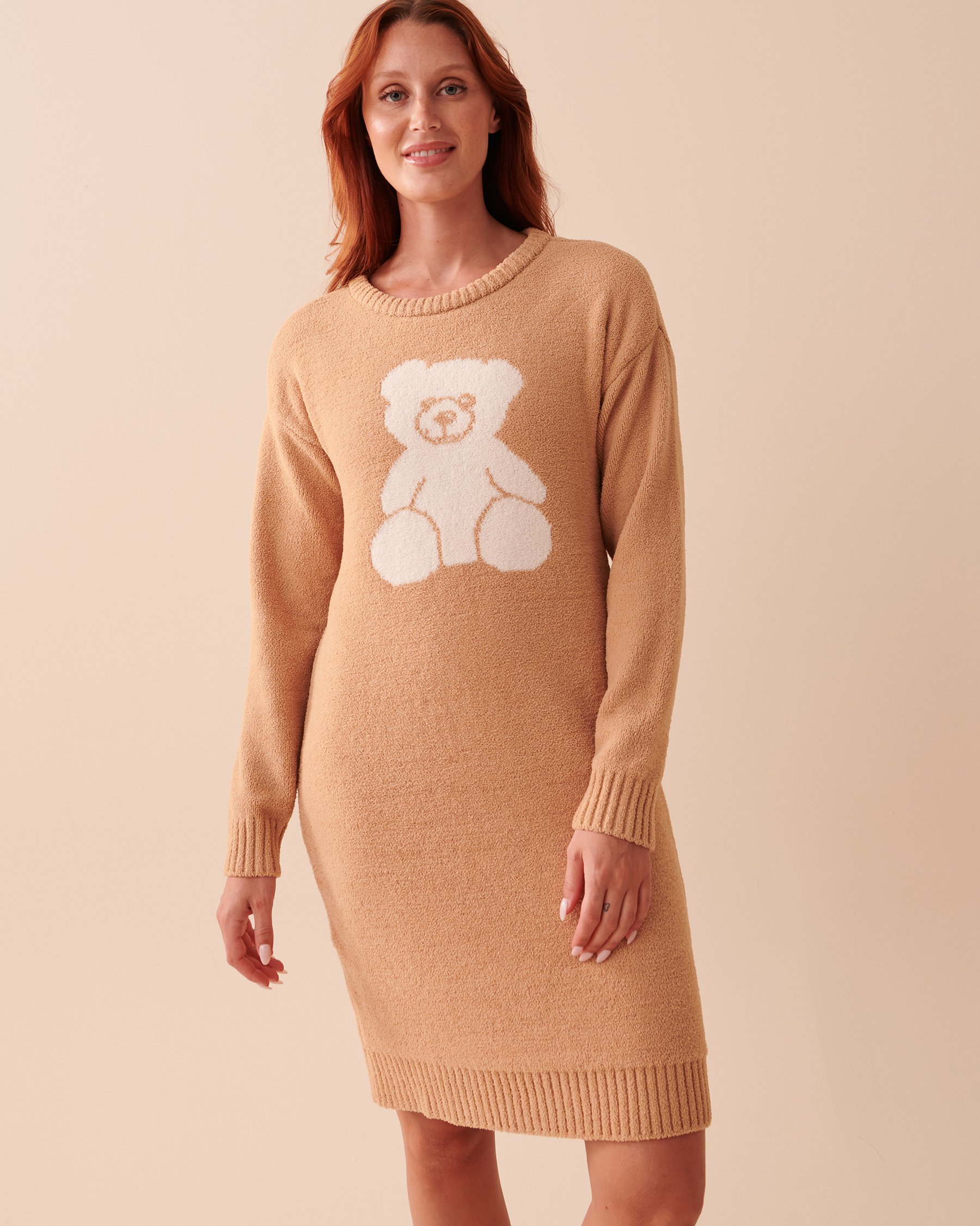 LA VIE EN ROSE Chemise de nuit en chenille à motif ourson Caramel salé 40500320 - View1