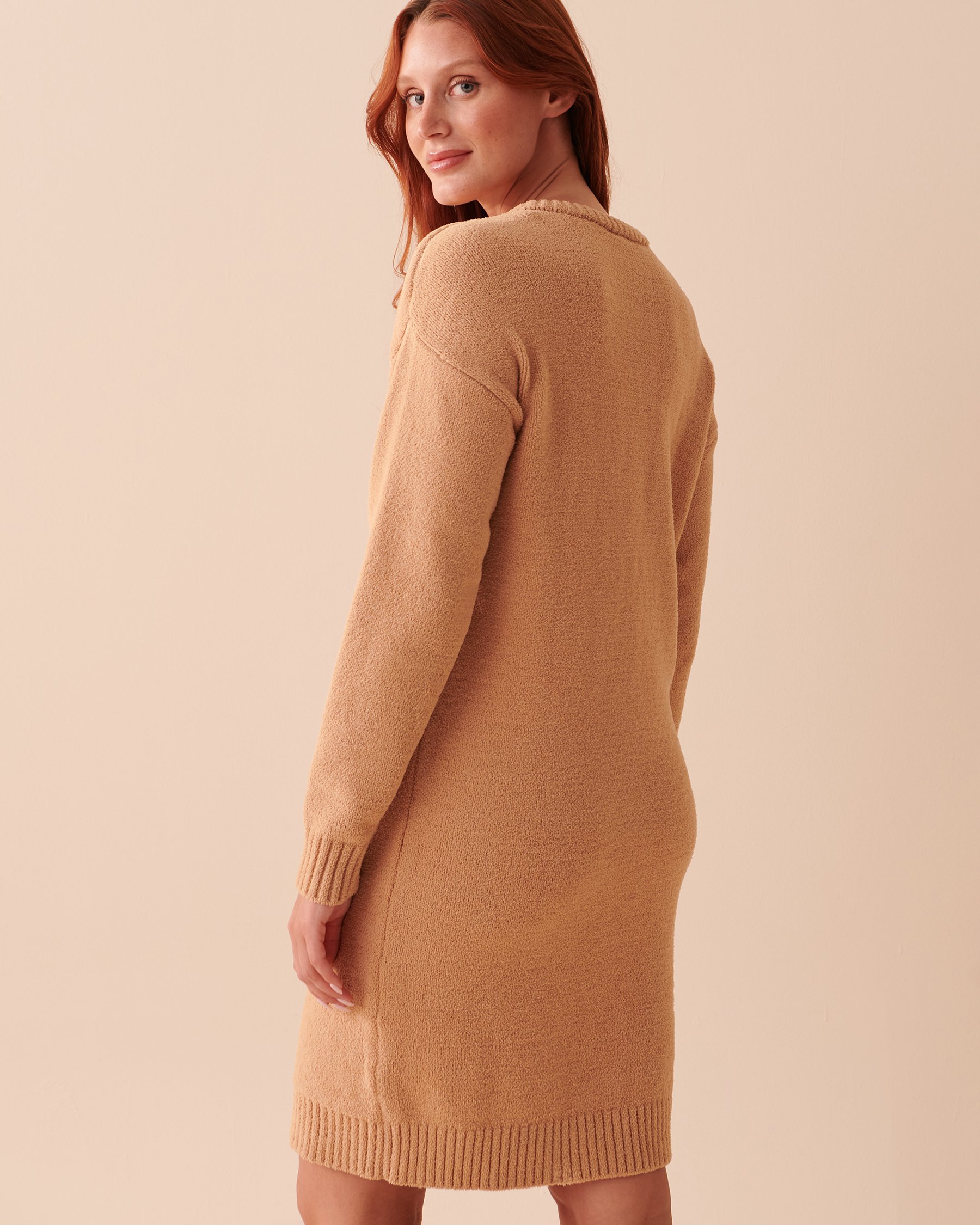 LA VIE EN ROSE Chemise de nuit en chenille à motif ourson Caramel salé 40500320 - View2