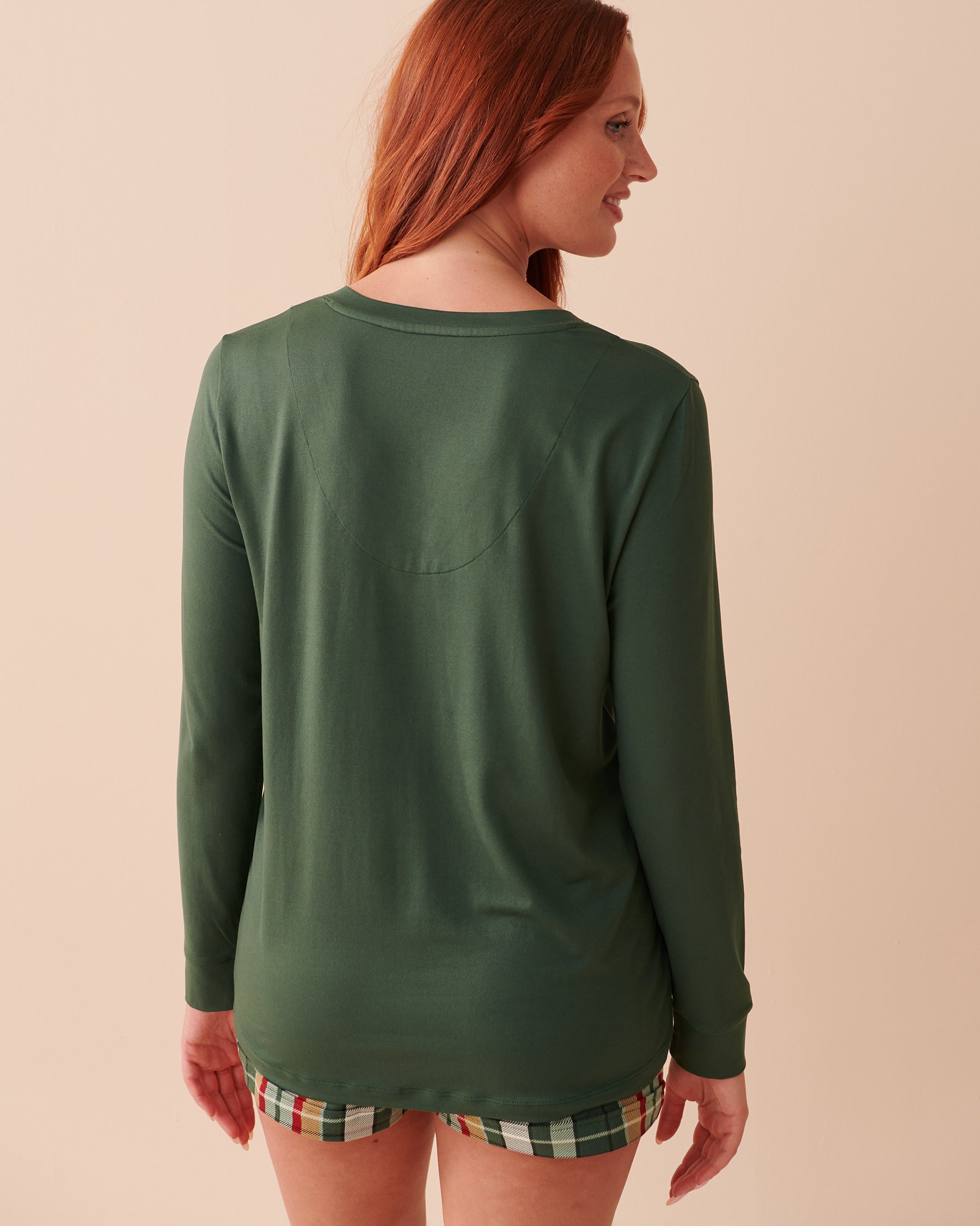 LA VIE EN ROSE Chandail manches longues ultra doux à motif ourson Vert sapin 40100520 - View2