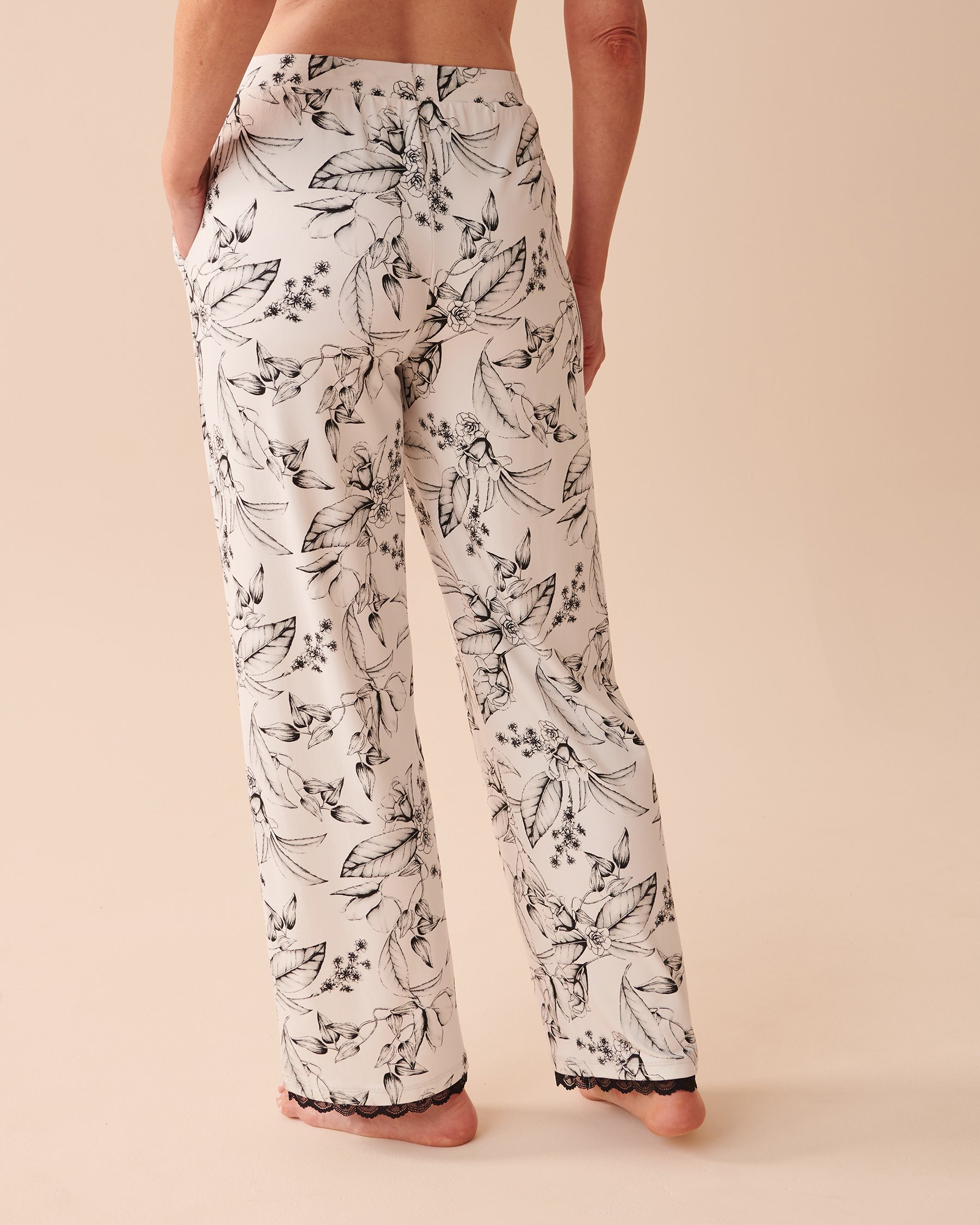 LA VIE EN ROSE Winter Flowers Super Soft Pants Winter Flowers 40200505 - View2