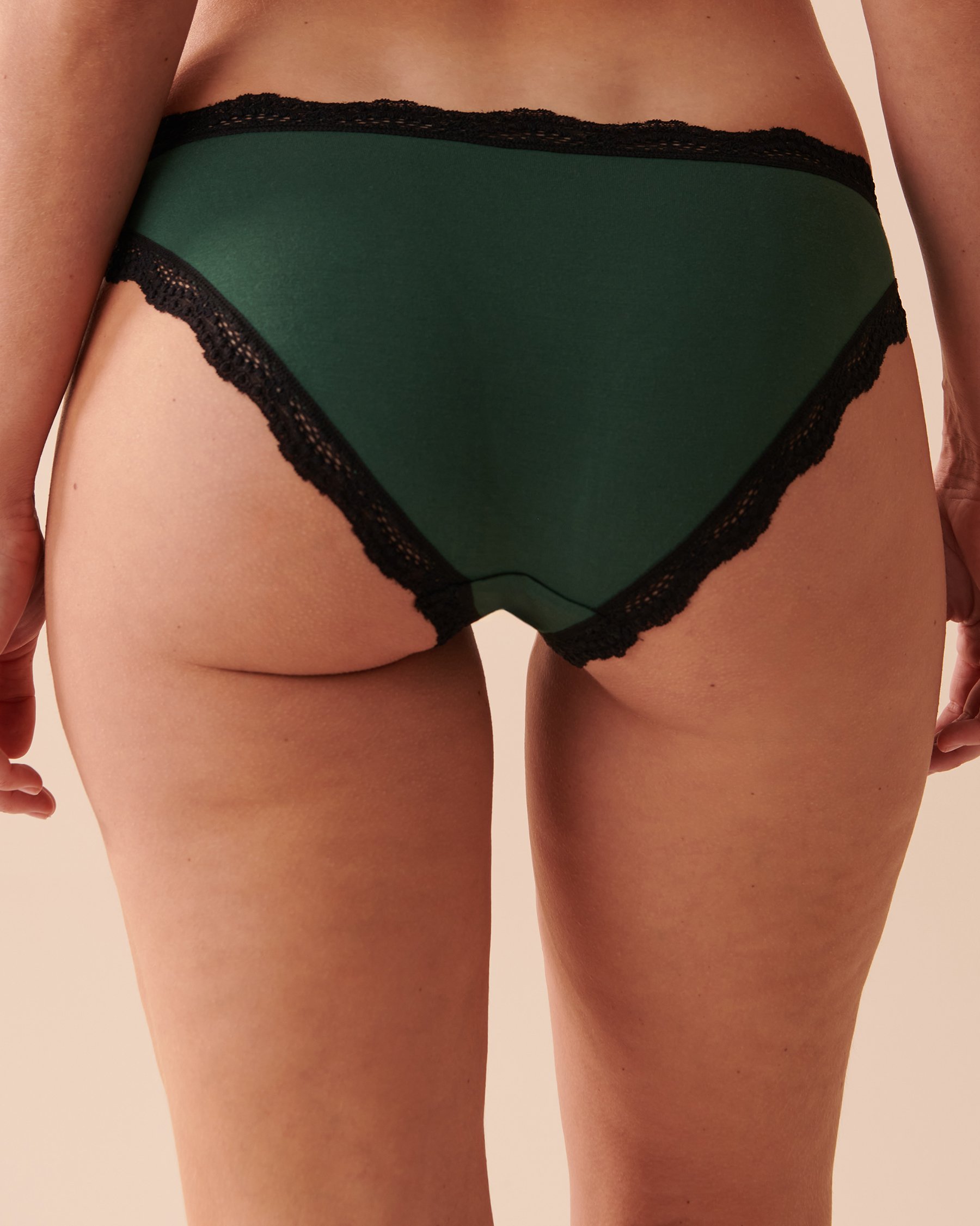 LA VIE EN ROSE Culotte bikini modal et bordure de dentelle Vert sapin 20100380 - Voir2