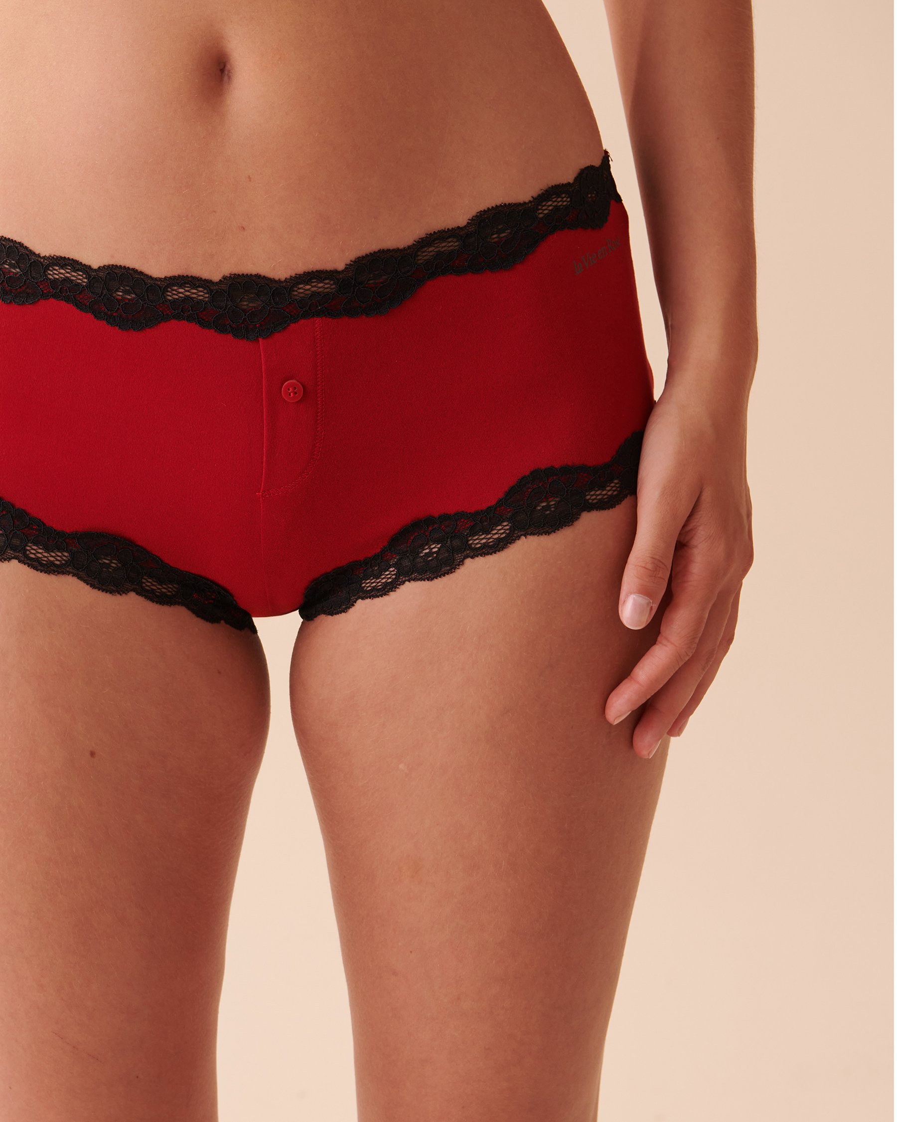 LA VIE EN ROSE Super Soft Lace Detail Boyleg Panty Jingle Red 20100386 - View1