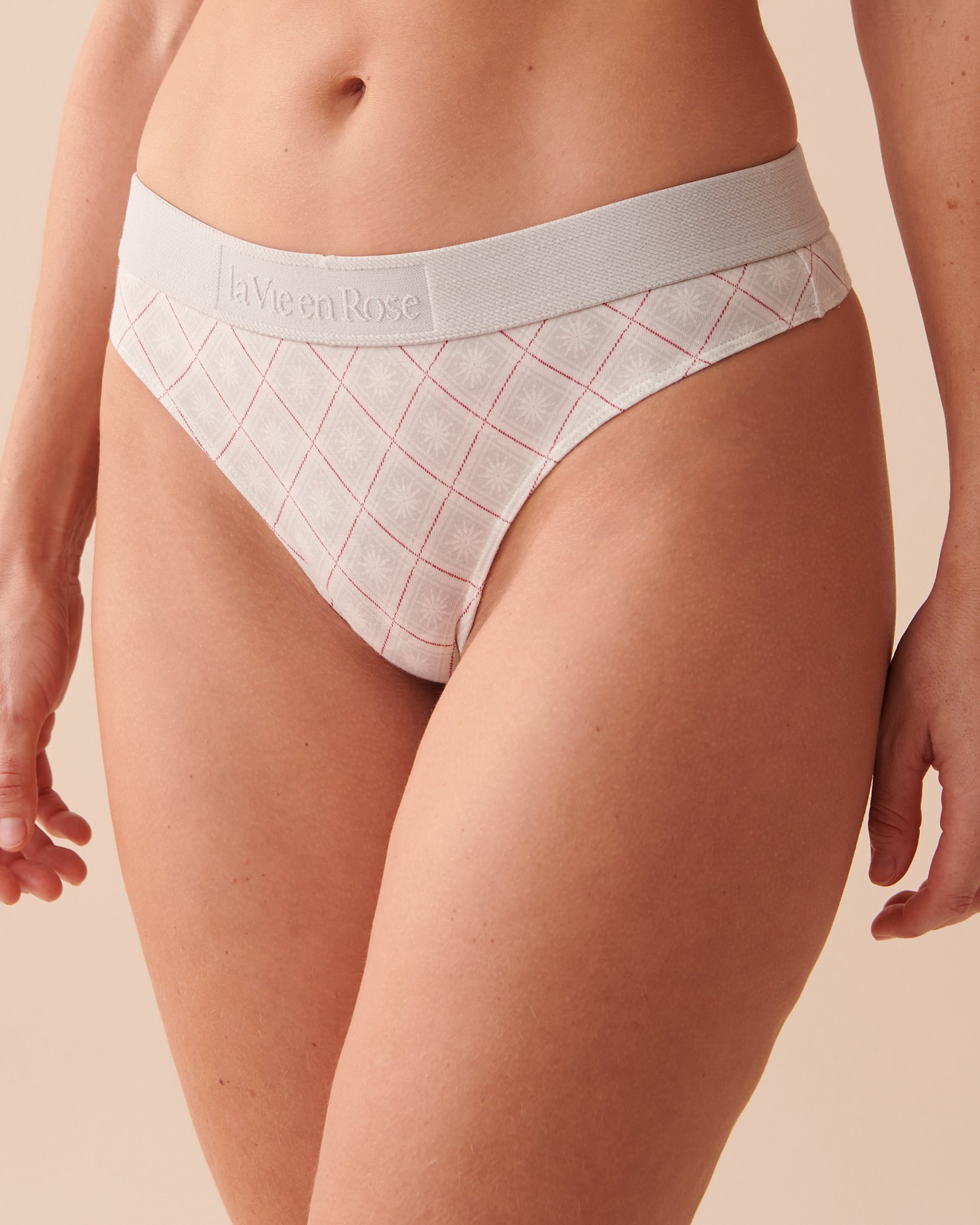 LA VIE EN ROSE Cotton and Logo Elastic Band Thong Panty Snowflake Plaid 20100370 - View1