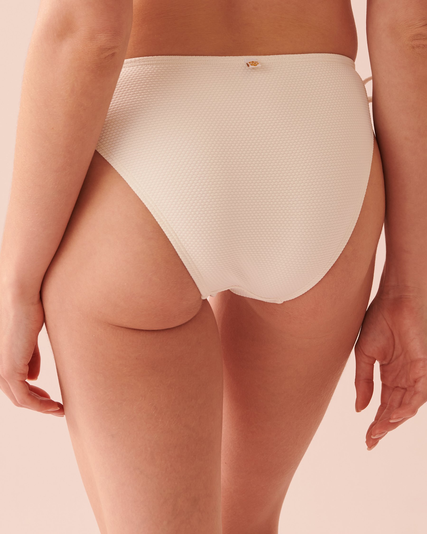 LA VIE EN ROSE AQUA Bas de bikini brésilien noué aux hanches texturé POPCORN Lait de coco 70300505 - Voir5