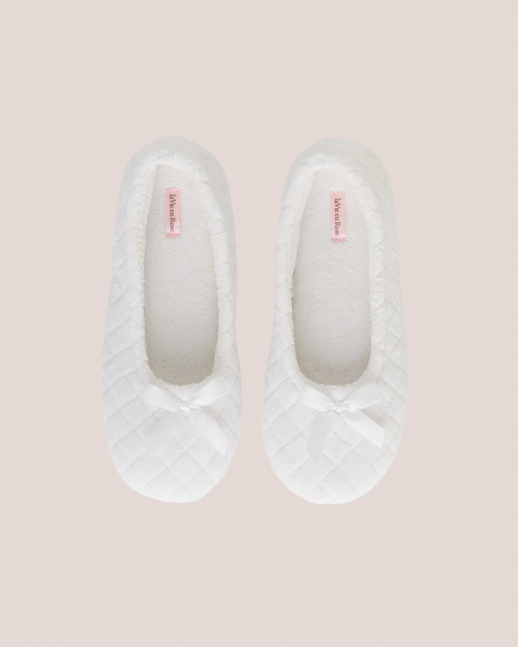 LA VIE EN ROSE Pantoufles ballerines matelassées Blanc neige 40700251 - Voir3
