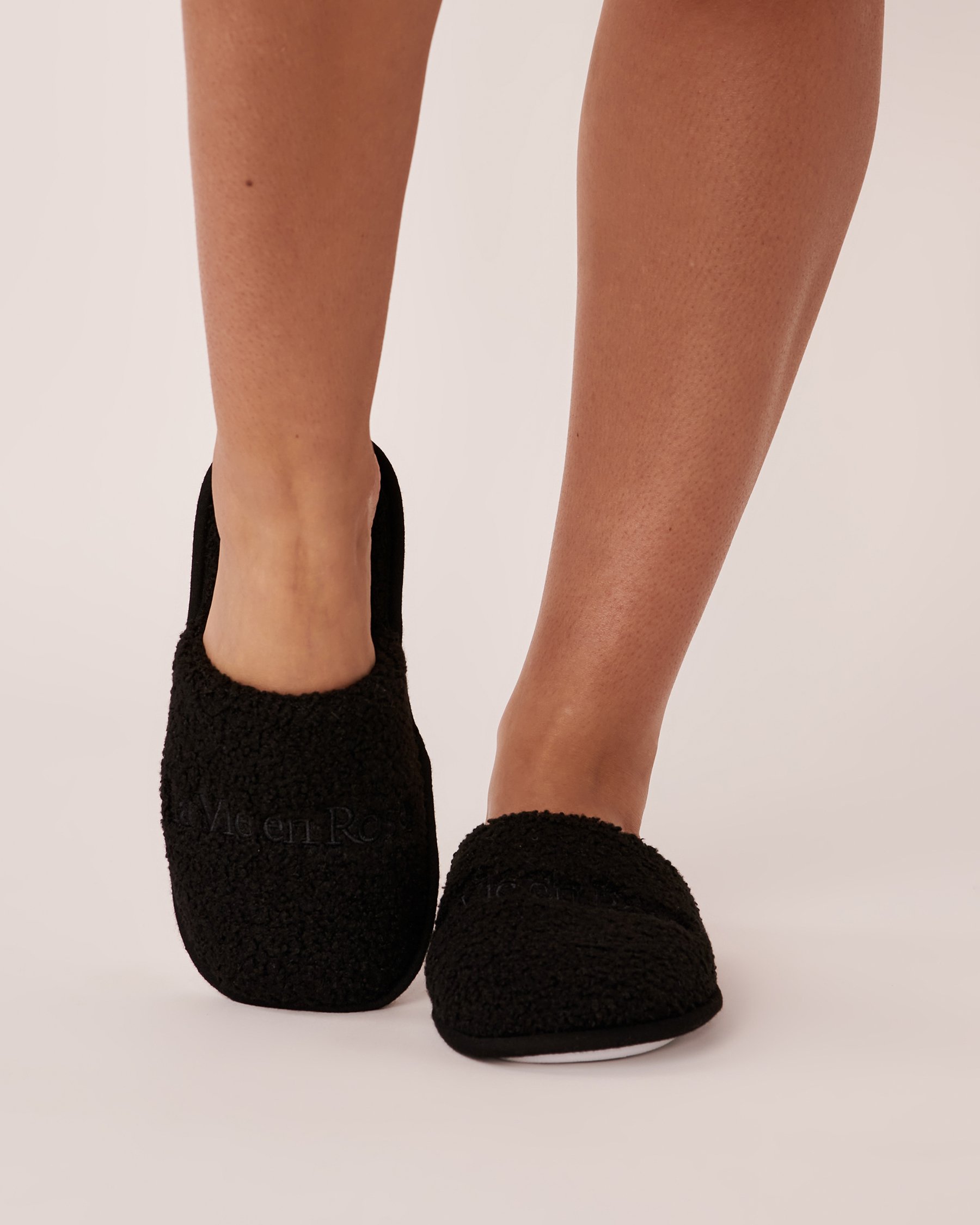 LA VIE EN ROSE Memory Foam Clog Slippers Black 40700250 - View1