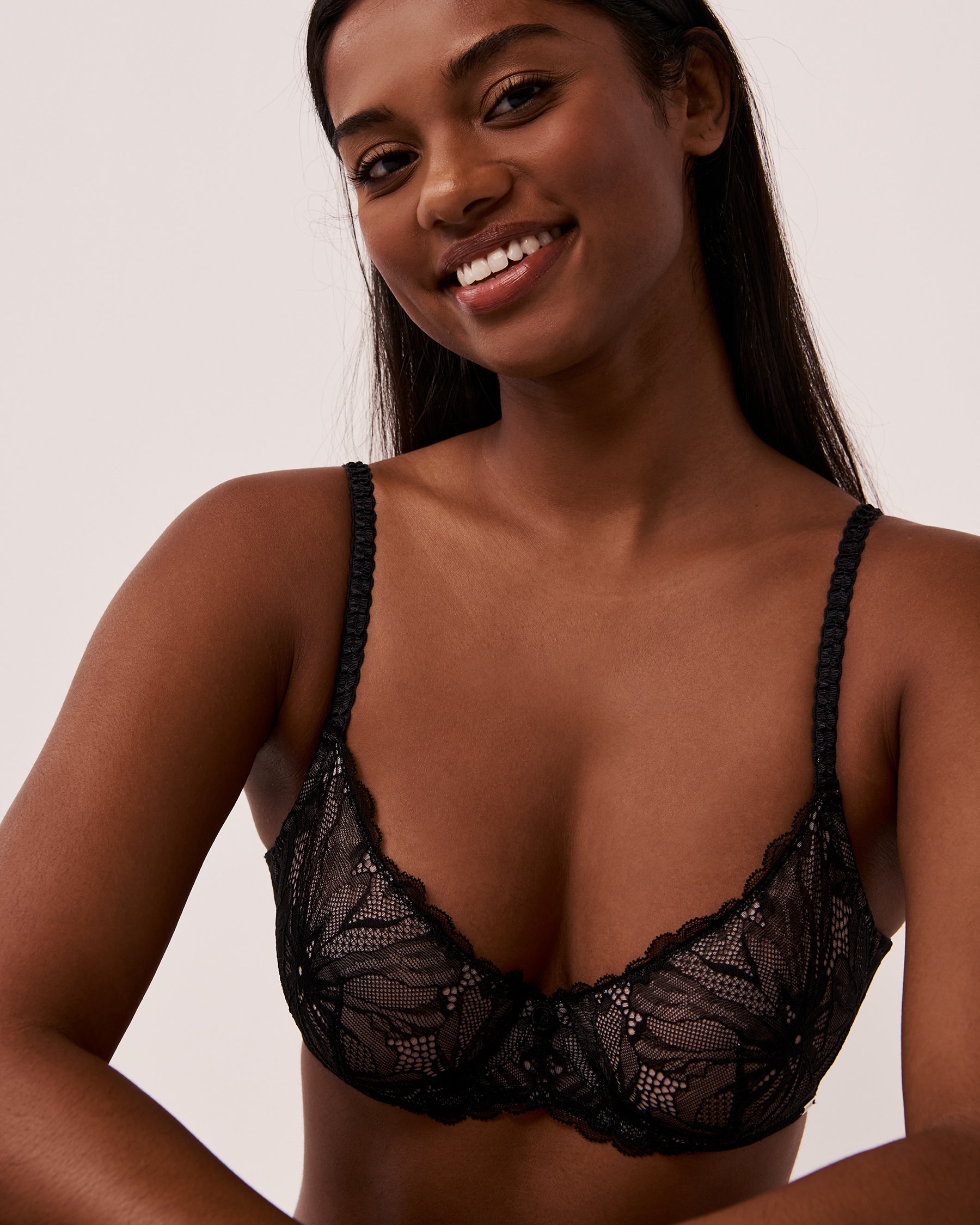 LA VIE EN ROSE Unlined Lace and Mesh Bra Black 10100094 - View4