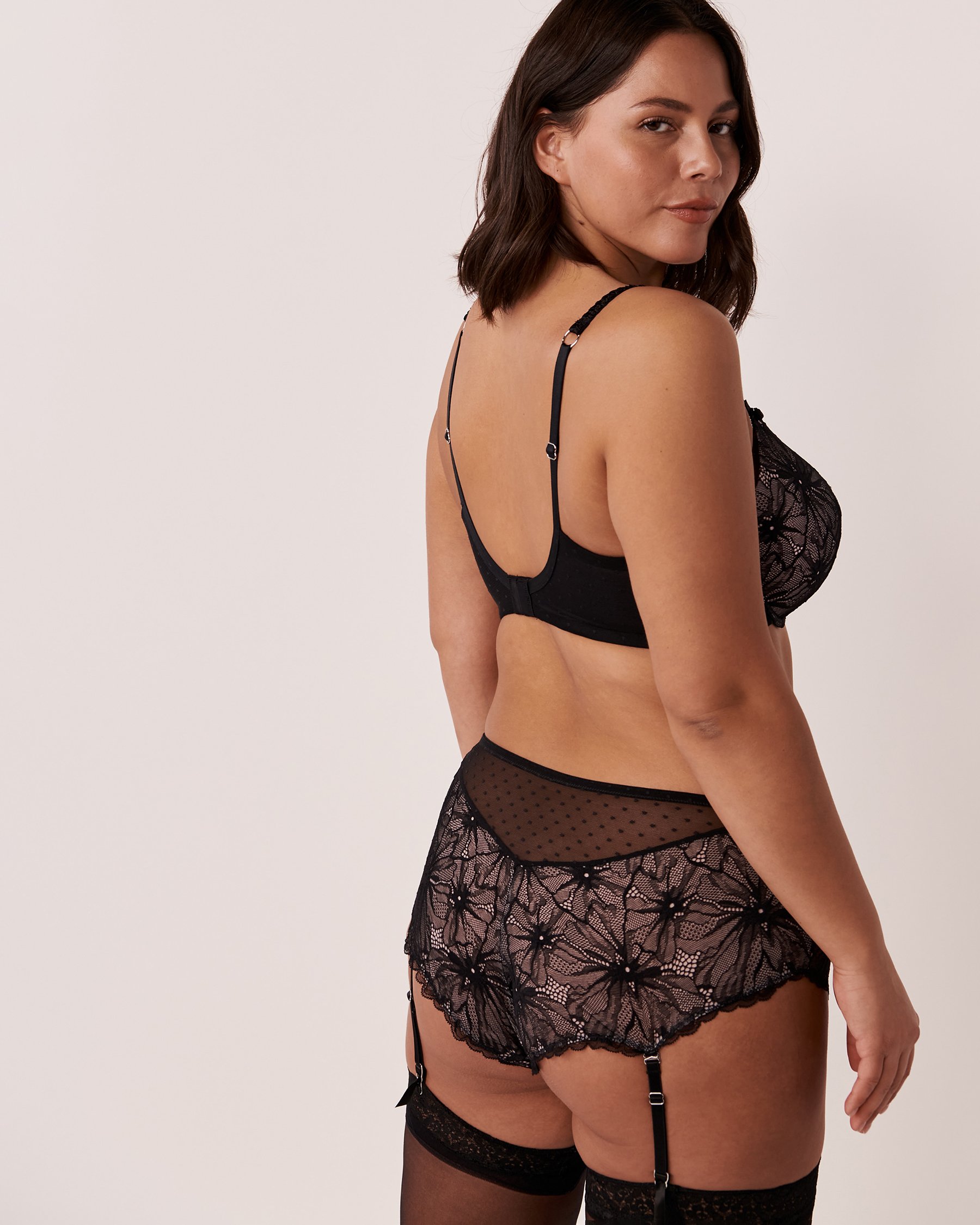 LA VIE EN ROSE Lightly Lined Balconette Flexible Bra Black 10200230 - View2