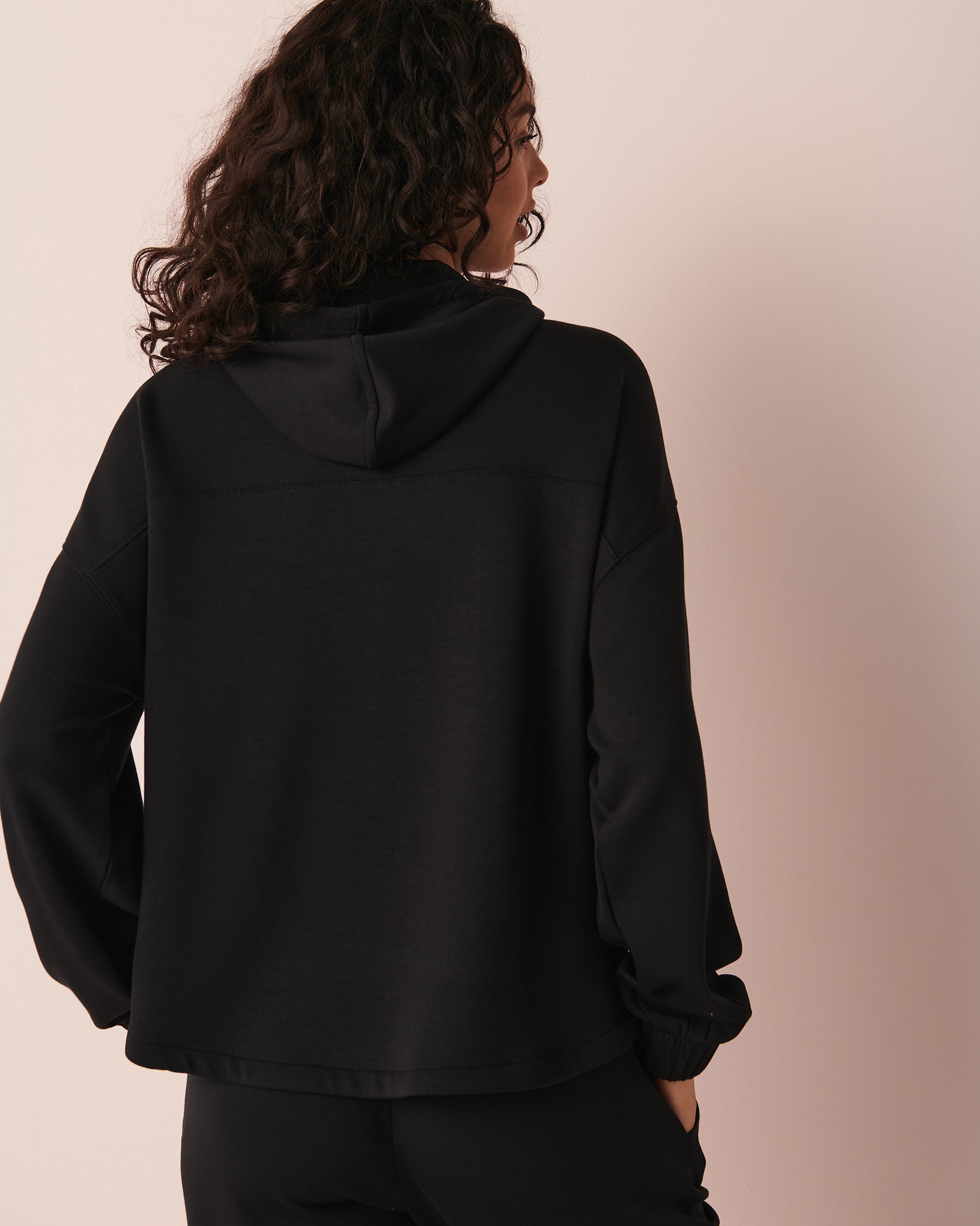 LA VIE EN ROSE Chandail à capuchon poche kangourou Noir 50100059 - Voir6