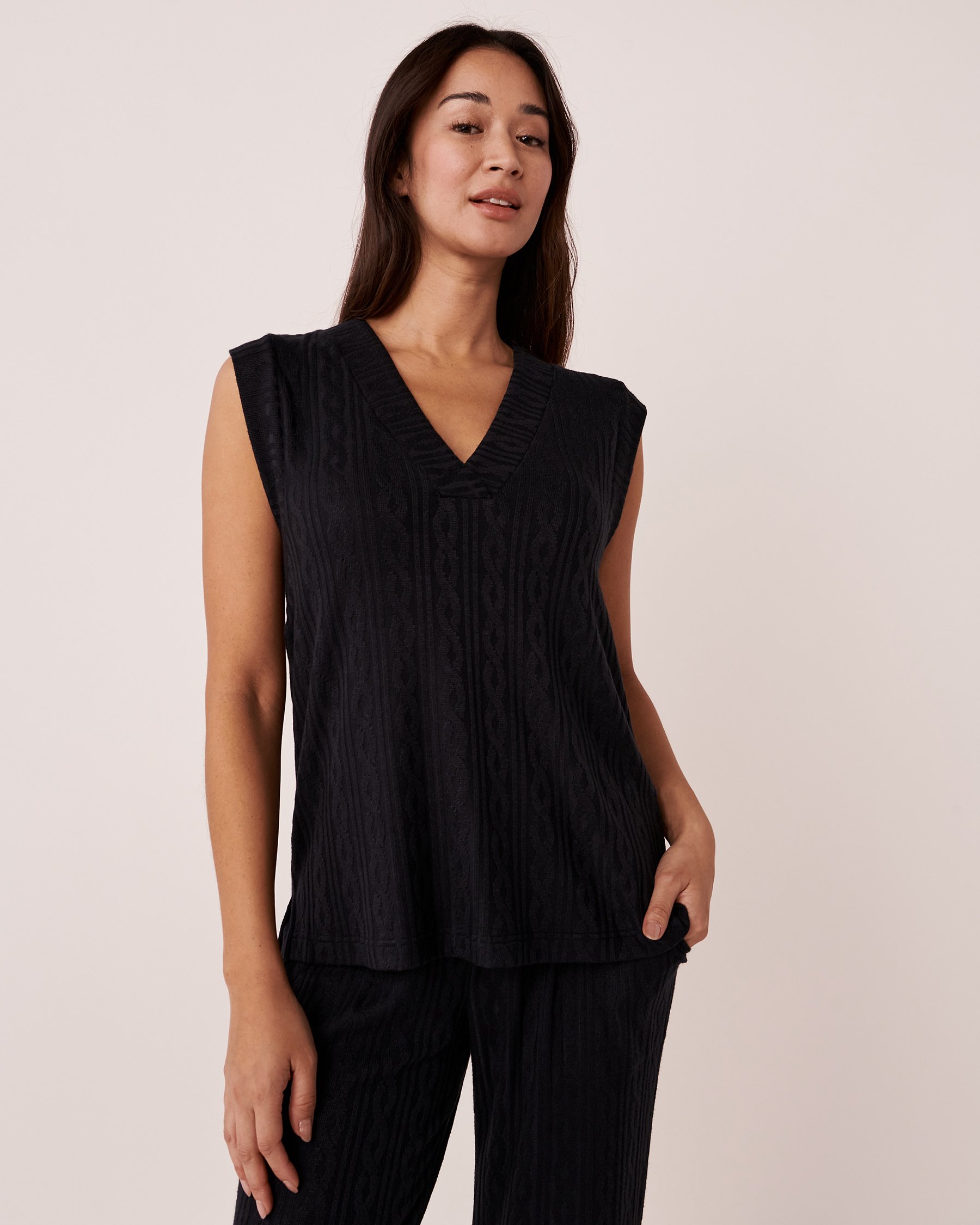 LA VIE EN ROSE Cable Knit Cap Sleeve Shirt Black 50100061 - View1