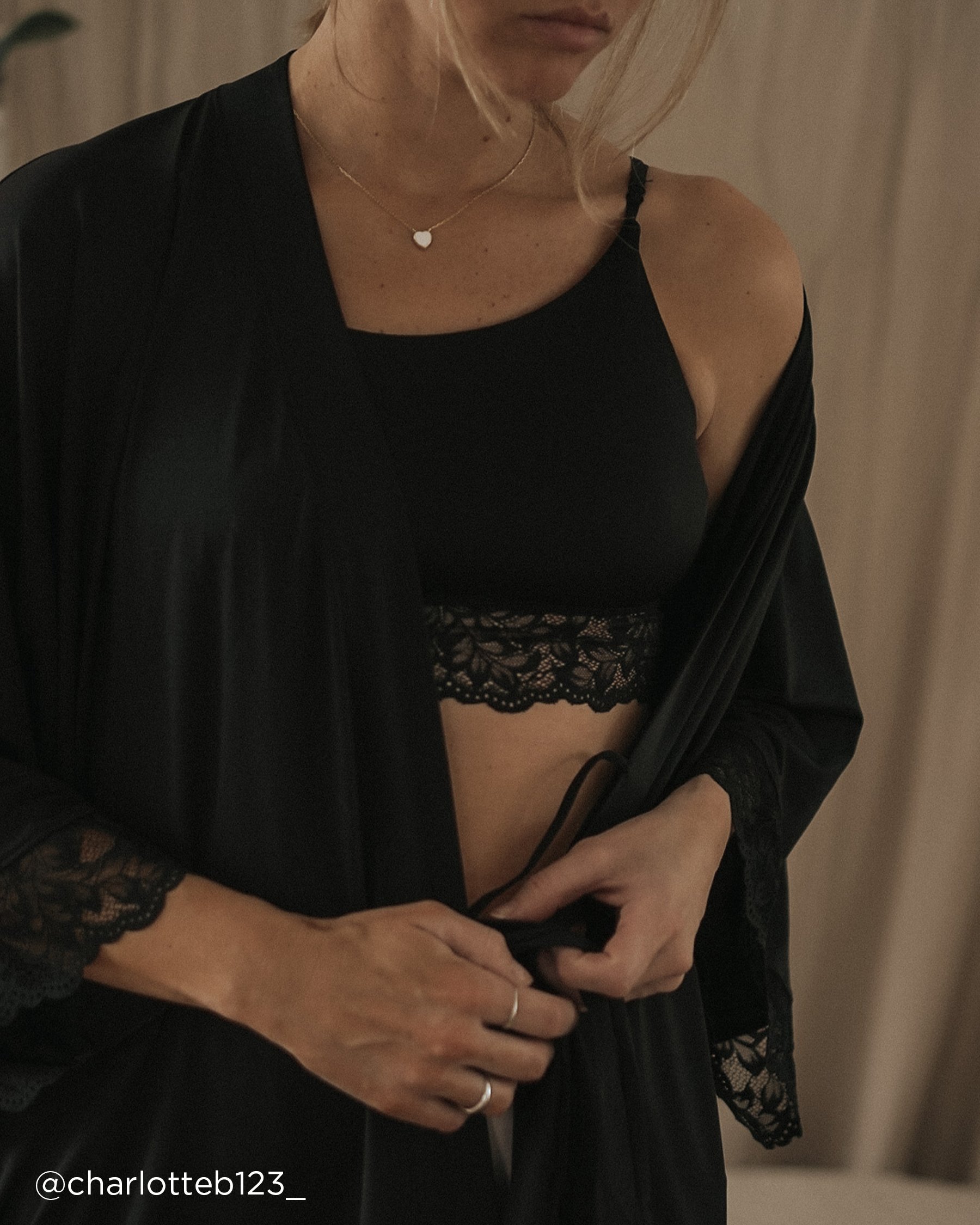 LA VIE EN ROSE Lace Detail Crop Cami Black 60100052 - View6
