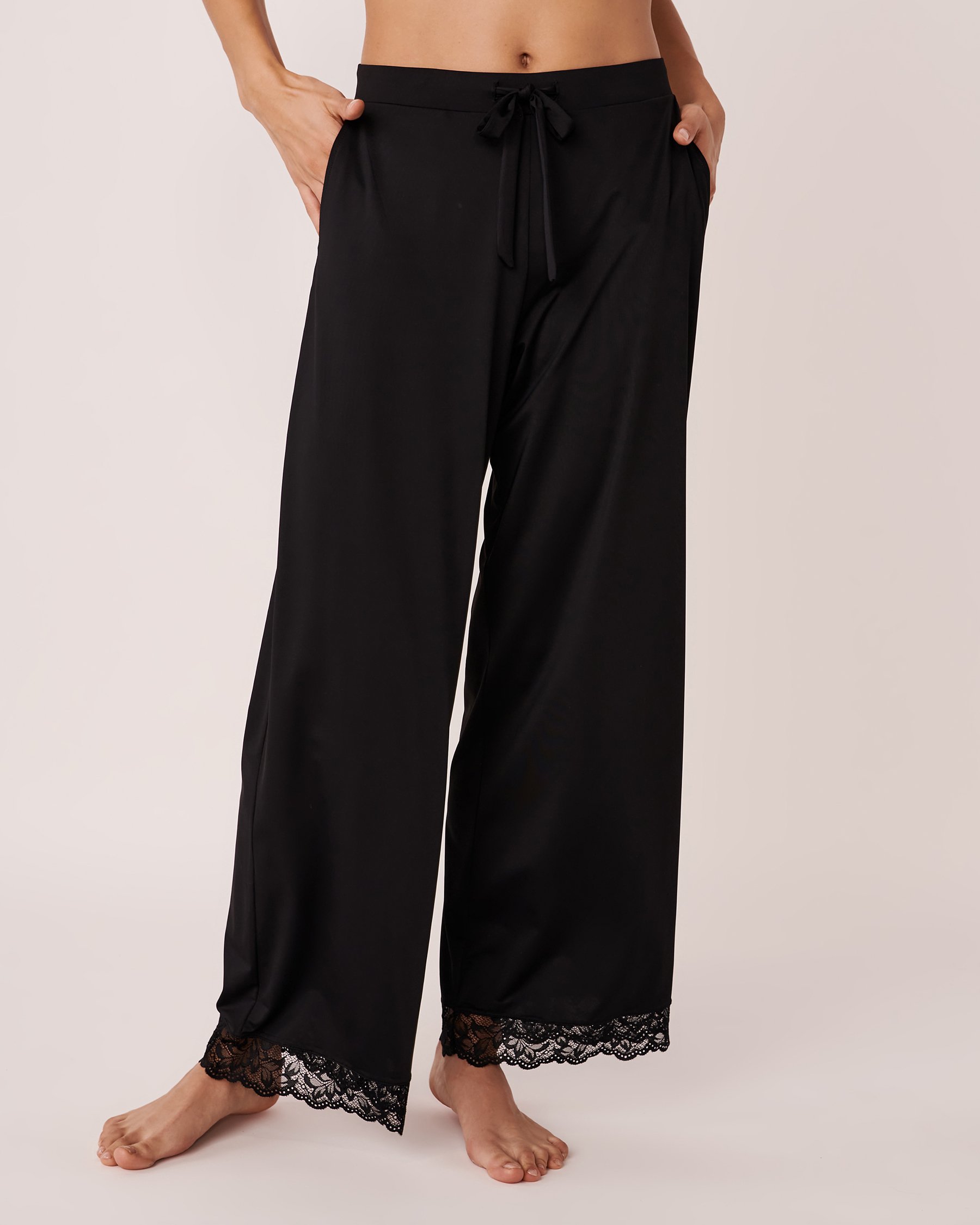 LA VIE EN ROSE Pantalon jambe large bordure de dentelle Noir 60200052 - Voir1