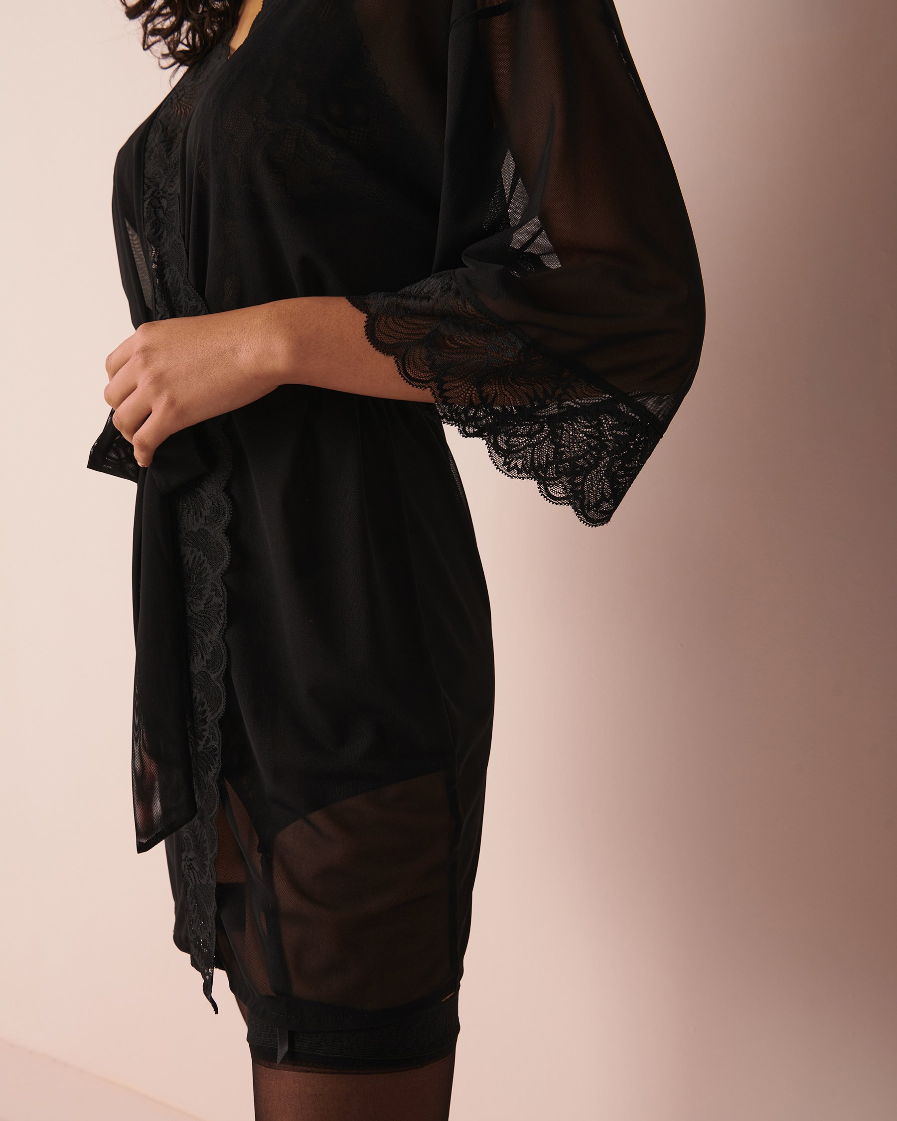 LA VIE EN ROSE Lace Trim Mesh Kimono Black 60600044 - View3