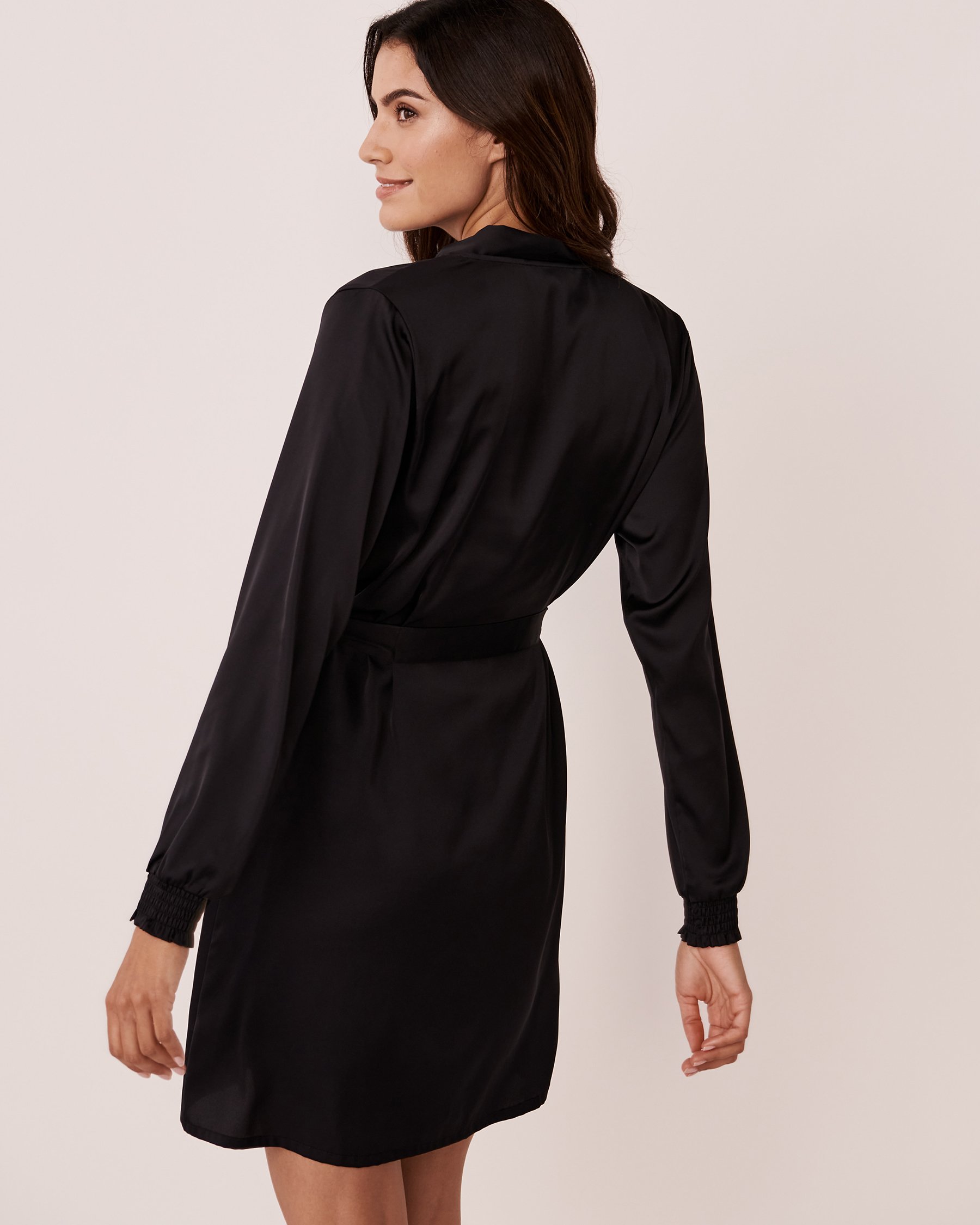 LA VIE EN ROSE Kimono en satin noir Noir 60600042 - View2