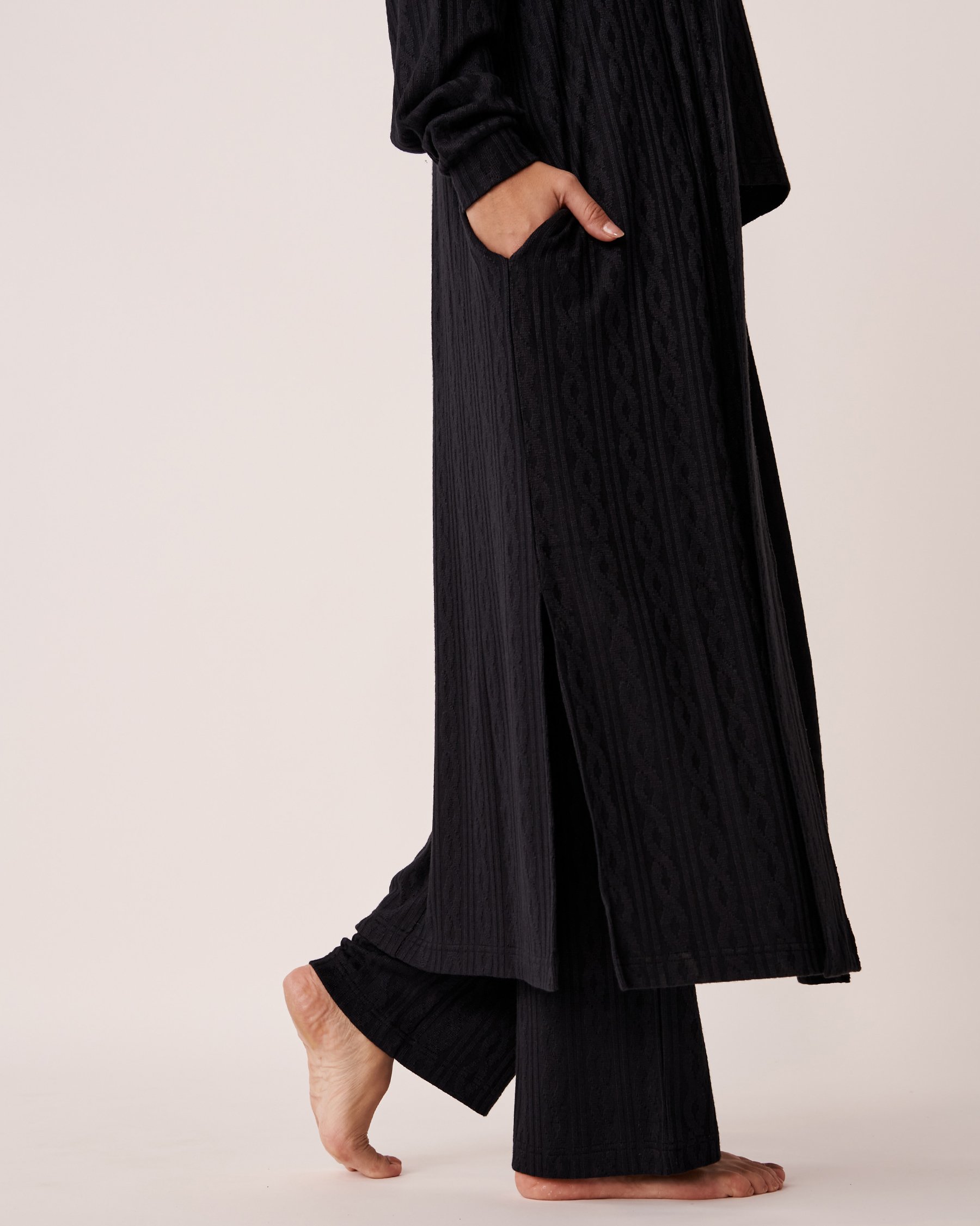 LA VIE EN ROSE Cable Knit Long Cardigan Black 50500006 - View3