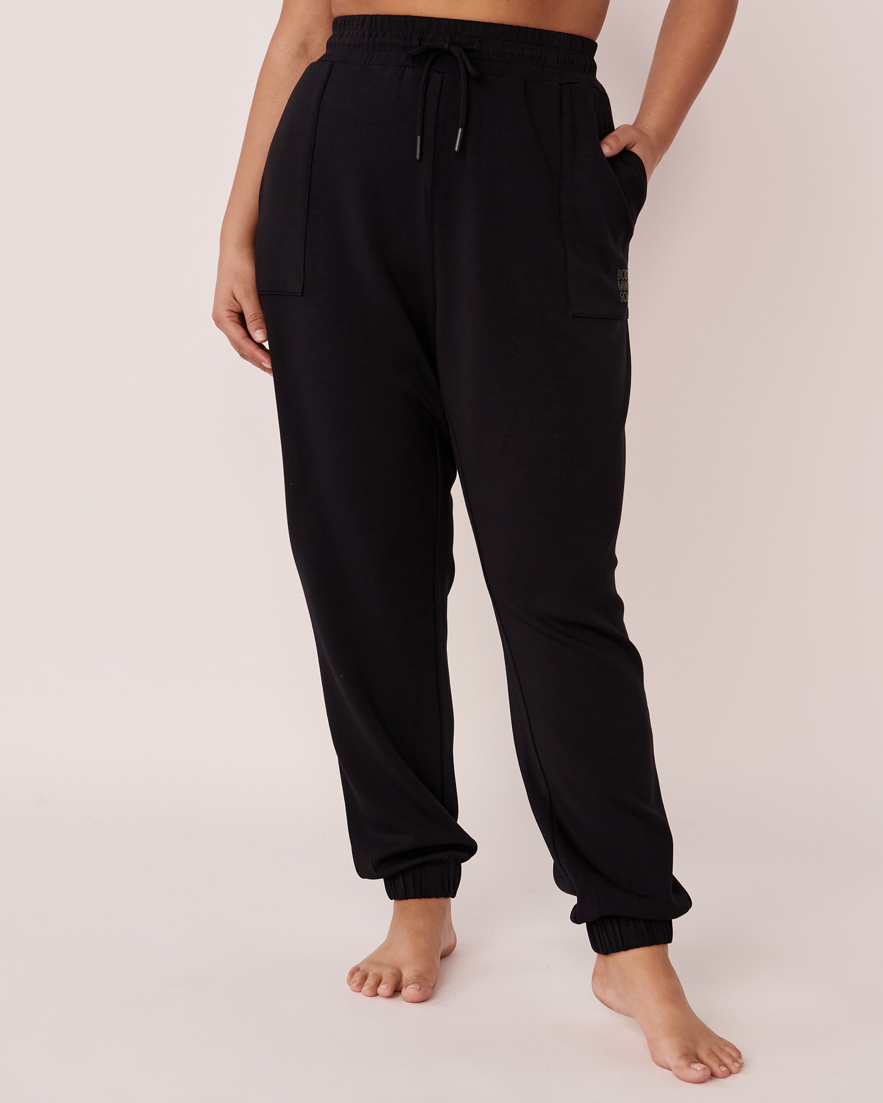LA VIE EN ROSE Jogger Pants Black 50200048 - View1
