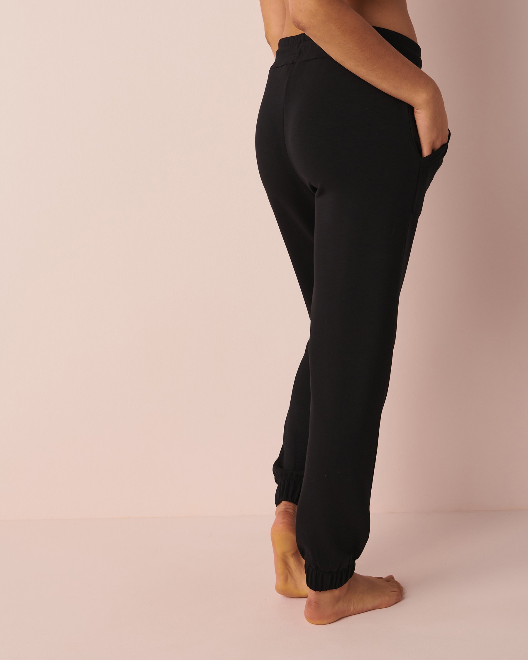 LA VIE EN ROSE Jogger Pants Black 50200048 - View4