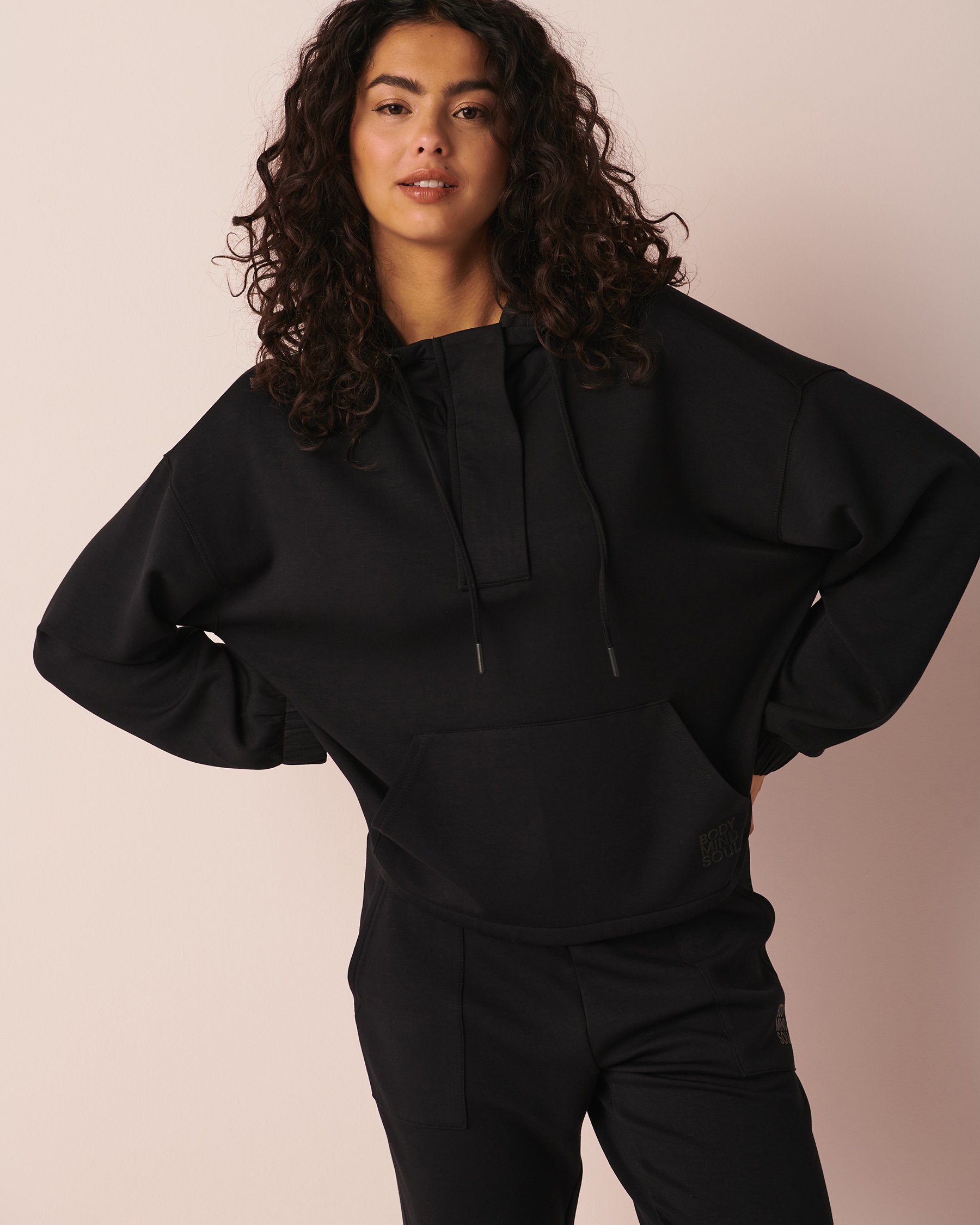 LA VIE EN ROSE Chandail à capuchon poche kangourou Noir 50100059 - View5