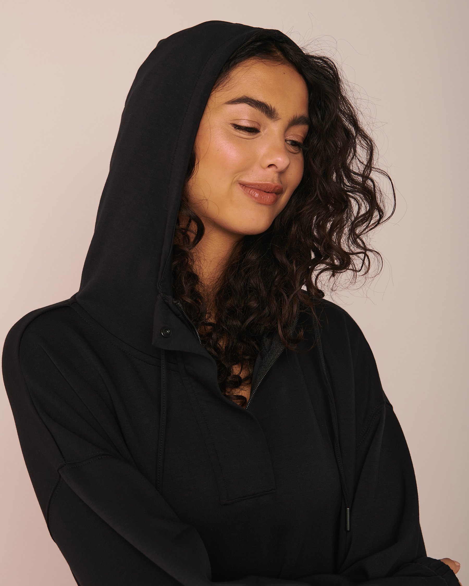 LA VIE EN ROSE Chandail à capuchon poche kangourou Noir 50100059 - View8