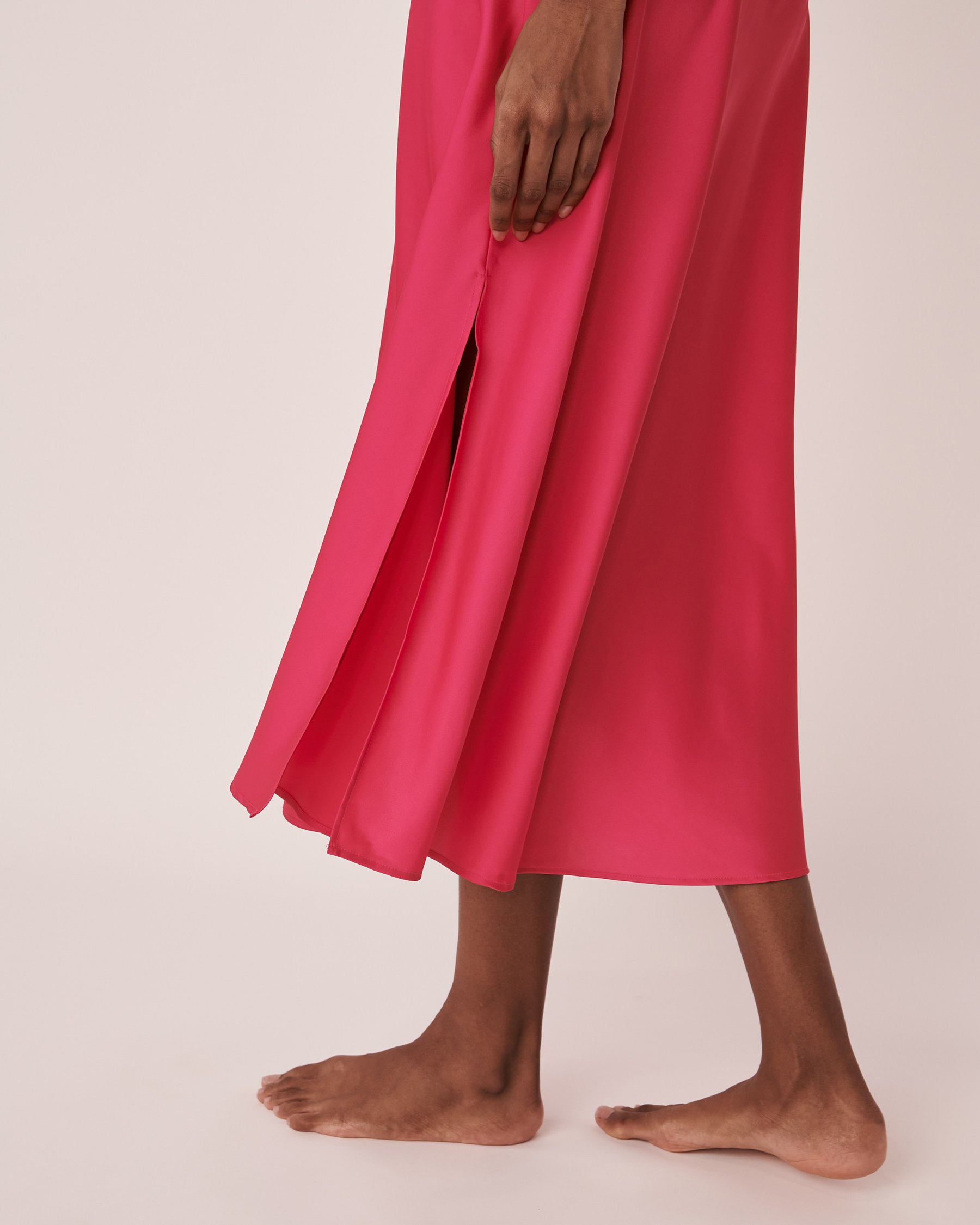 LA VIE EN ROSE Nuisette mi-longue en satin Fuchsia éclatant 60500079 - Voir3