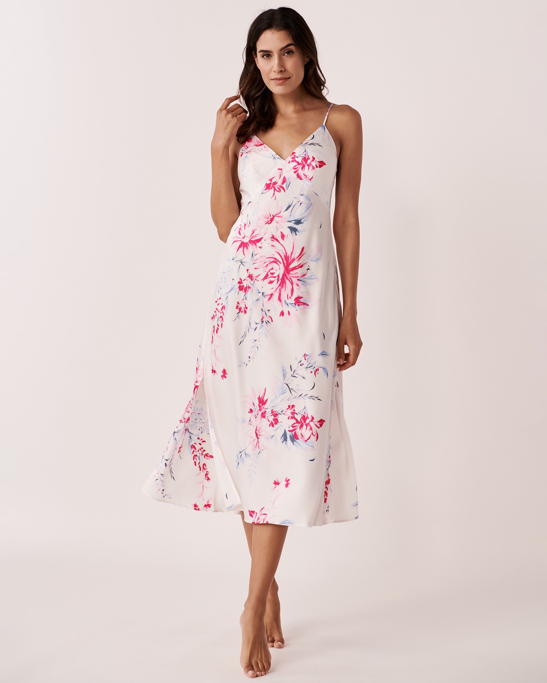 LA VIE EN ROSE Nuisette mi-longue en satin Jardin blanc 60500079 - Voir1