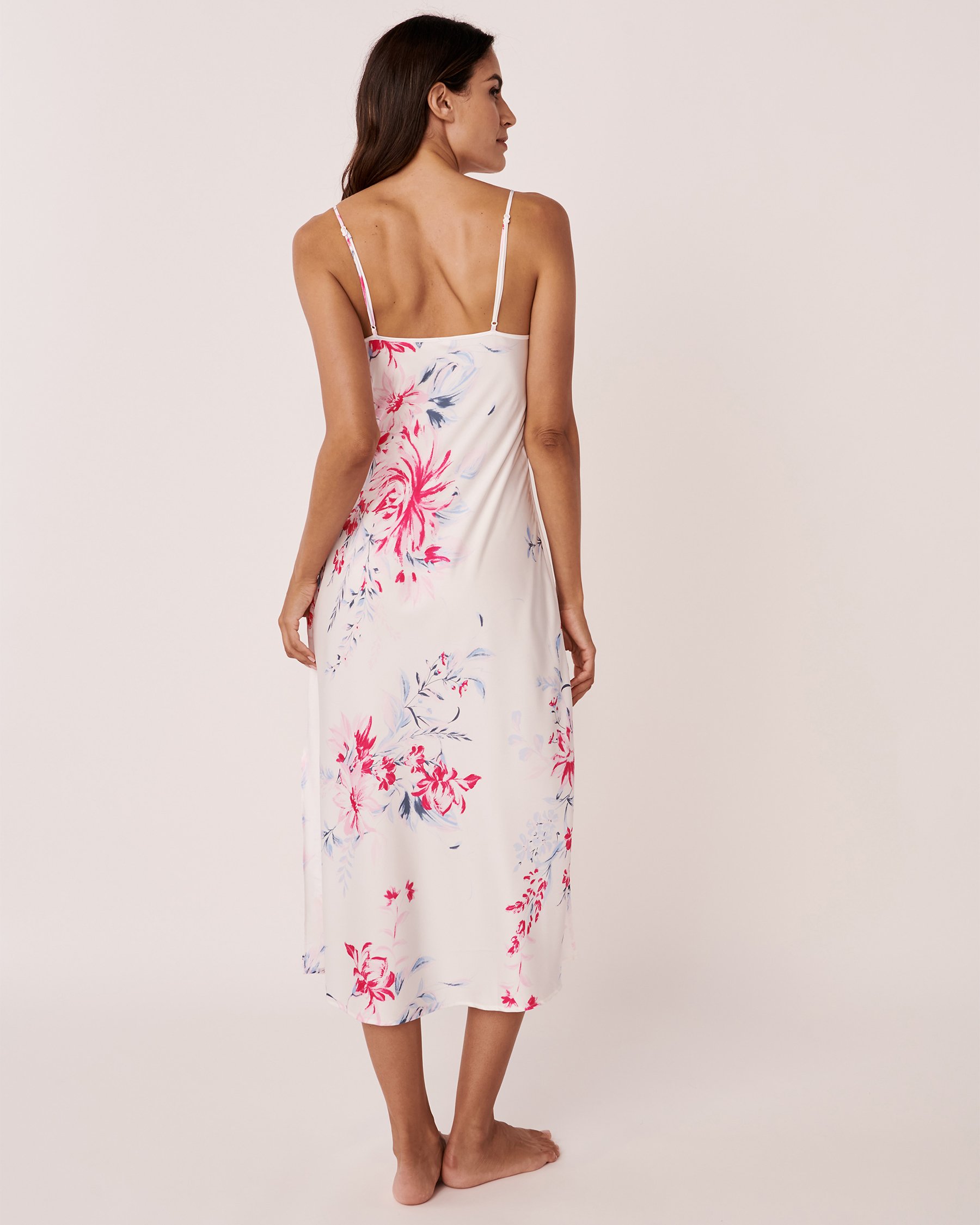 LA VIE EN ROSE Nuisette mi-longue en satin Jardin blanc 60500079 - Voir2