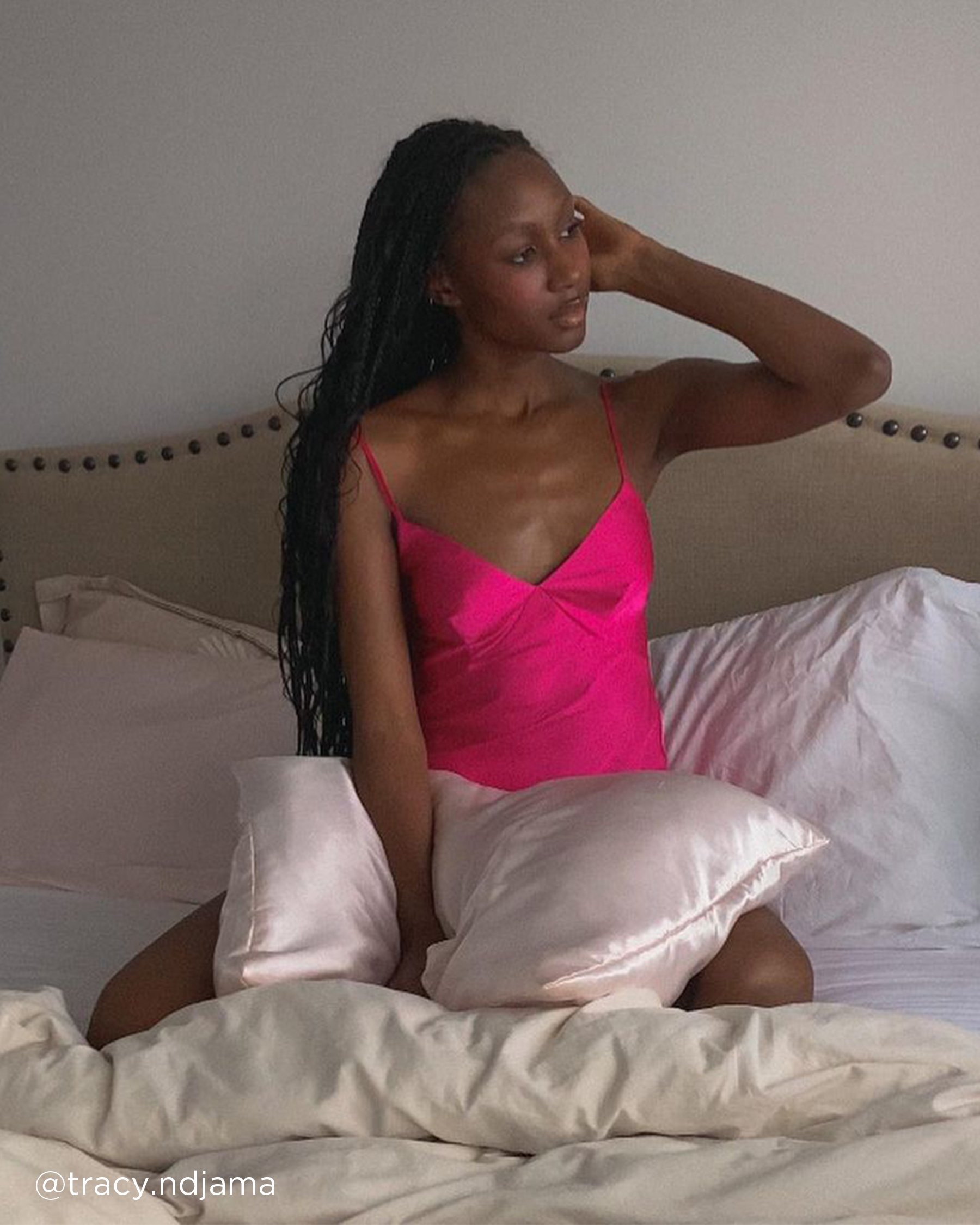 LA VIE EN ROSE Camisole en satin Fuchsia éclatant 60100046 - Voir9