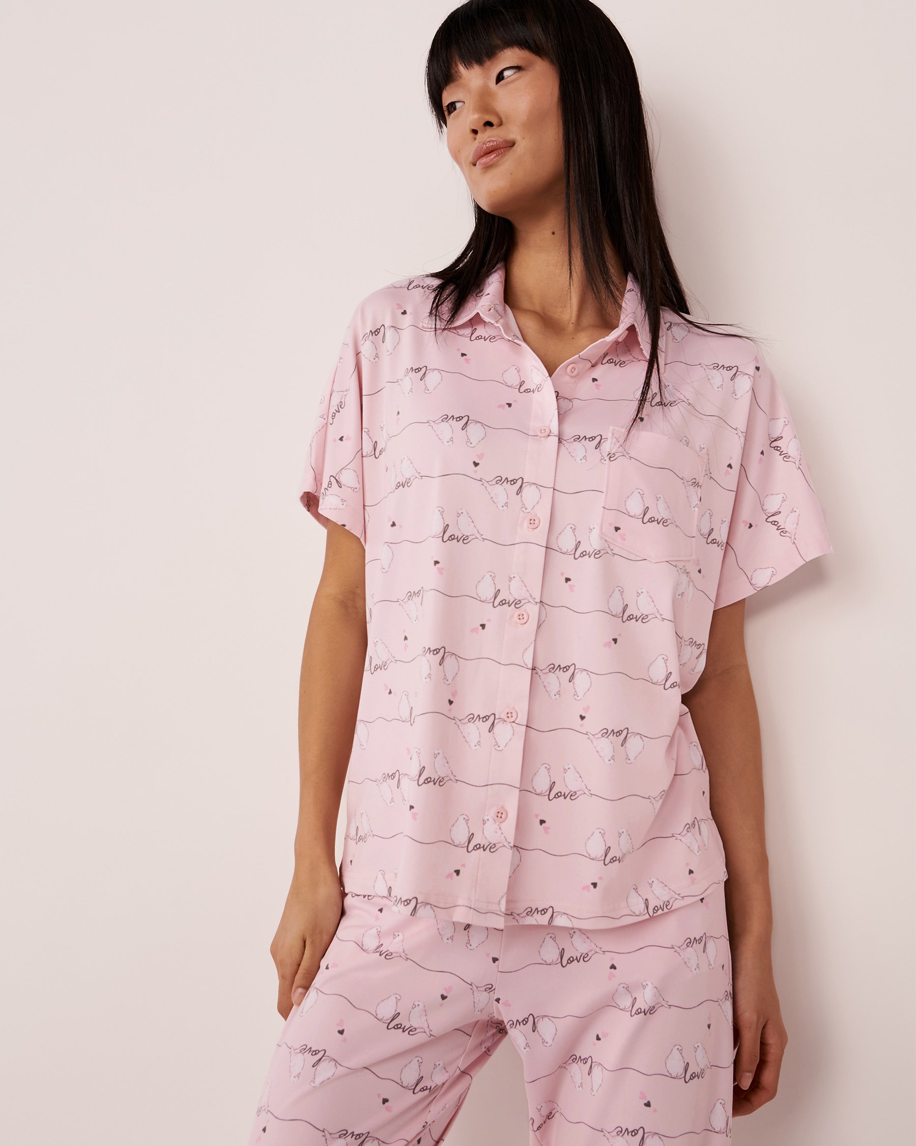 LA VIE EN ROSE Super Soft Button-down Short Sleeve Shirt Love bird 40100390 - View4