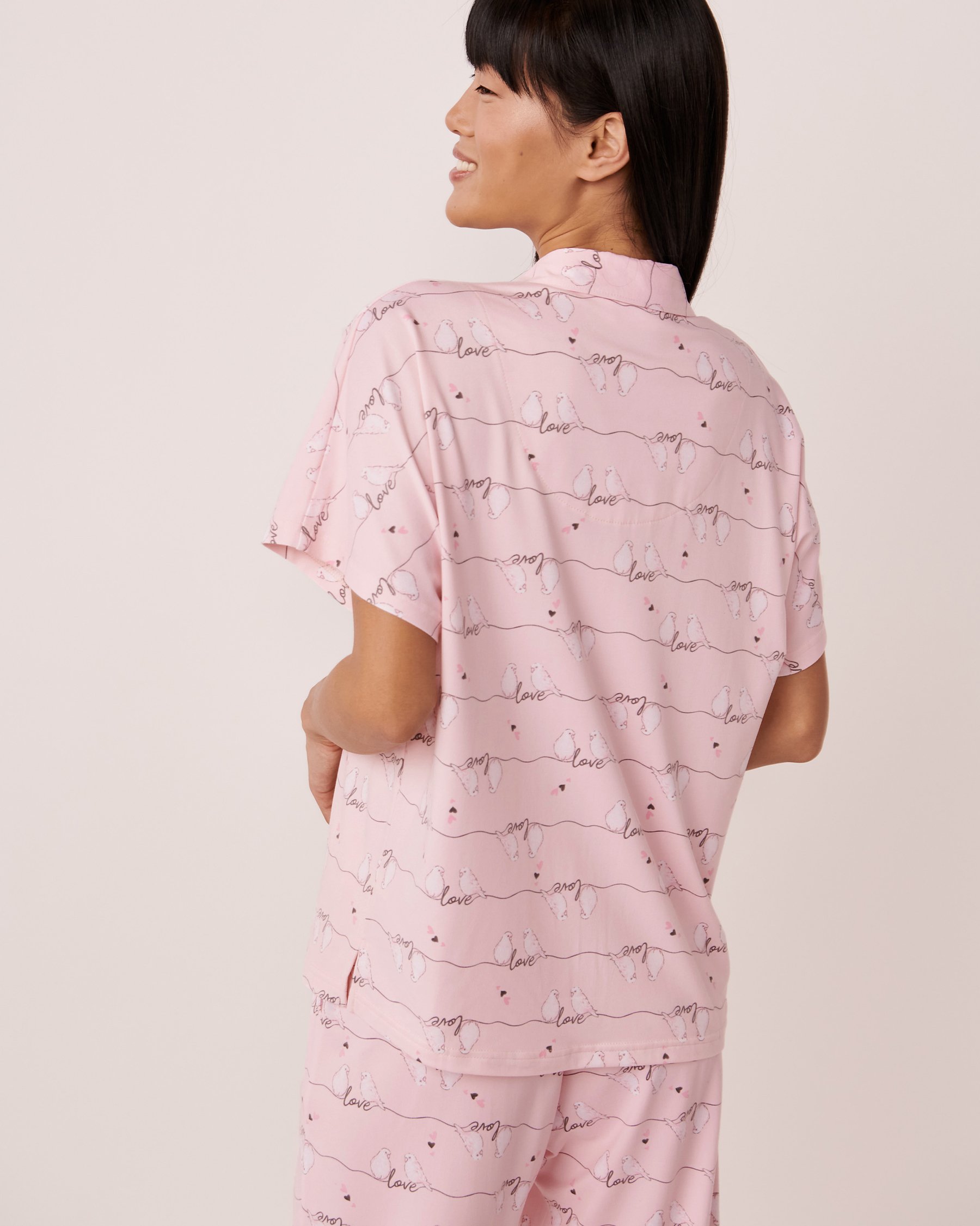 LA VIE EN ROSE Super Soft Button-down Short Sleeve Shirt Love bird 40100390 - View6