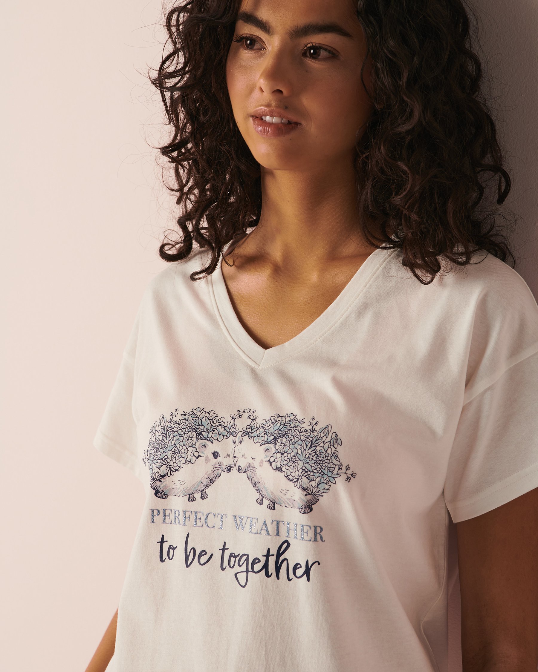 LA VIE EN ROSE T-shirt col en V en coton Blanc neige 40100400 - Voir2
