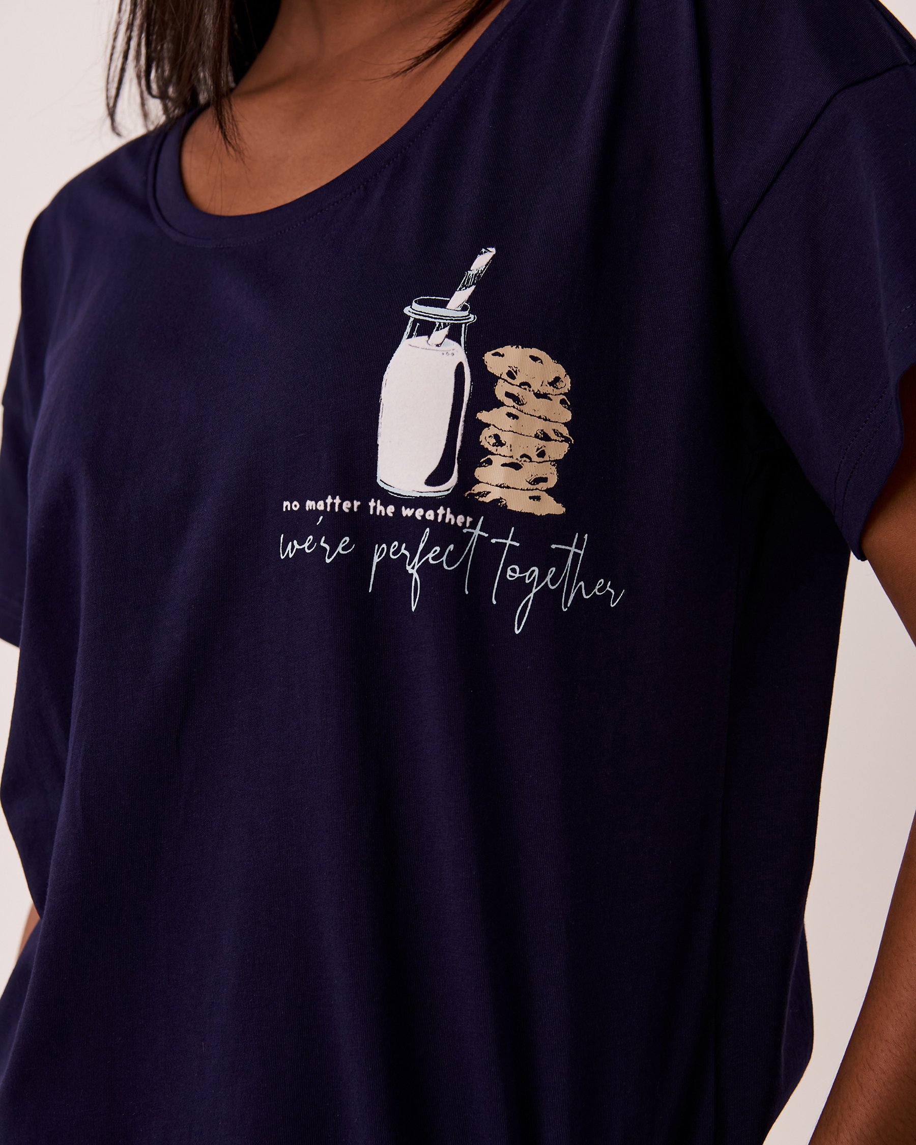 LA VIE EN ROSE T-shirt col rond en coton Bleu minuit 40100397 - View2