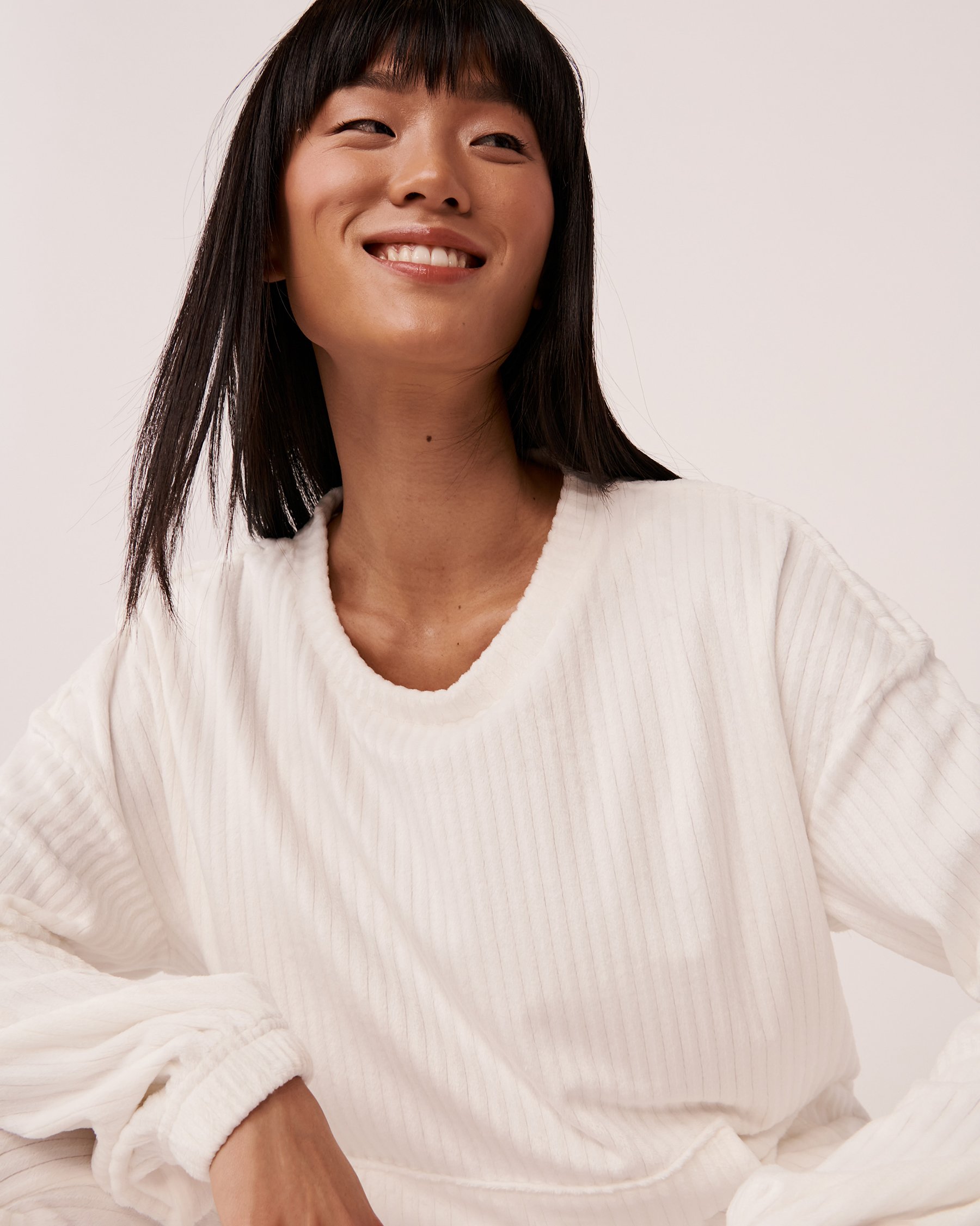 LA VIE EN ROSE Ribbed Velour Long Sleeve Shirt Snow white 40100396 - View3