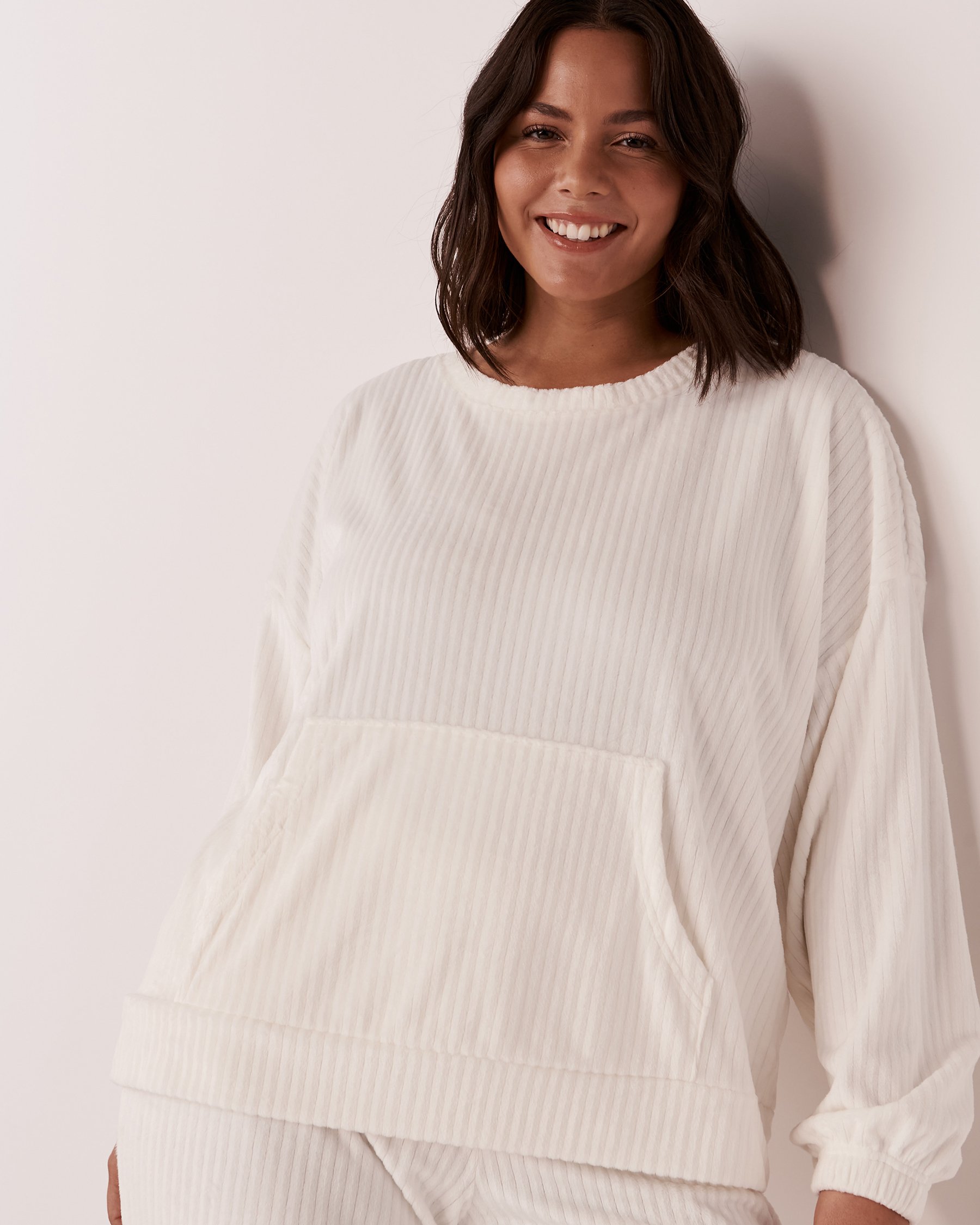 LA VIE EN ROSE Ribbed Velour Long Sleeve Shirt Snow white 40100396 - View4