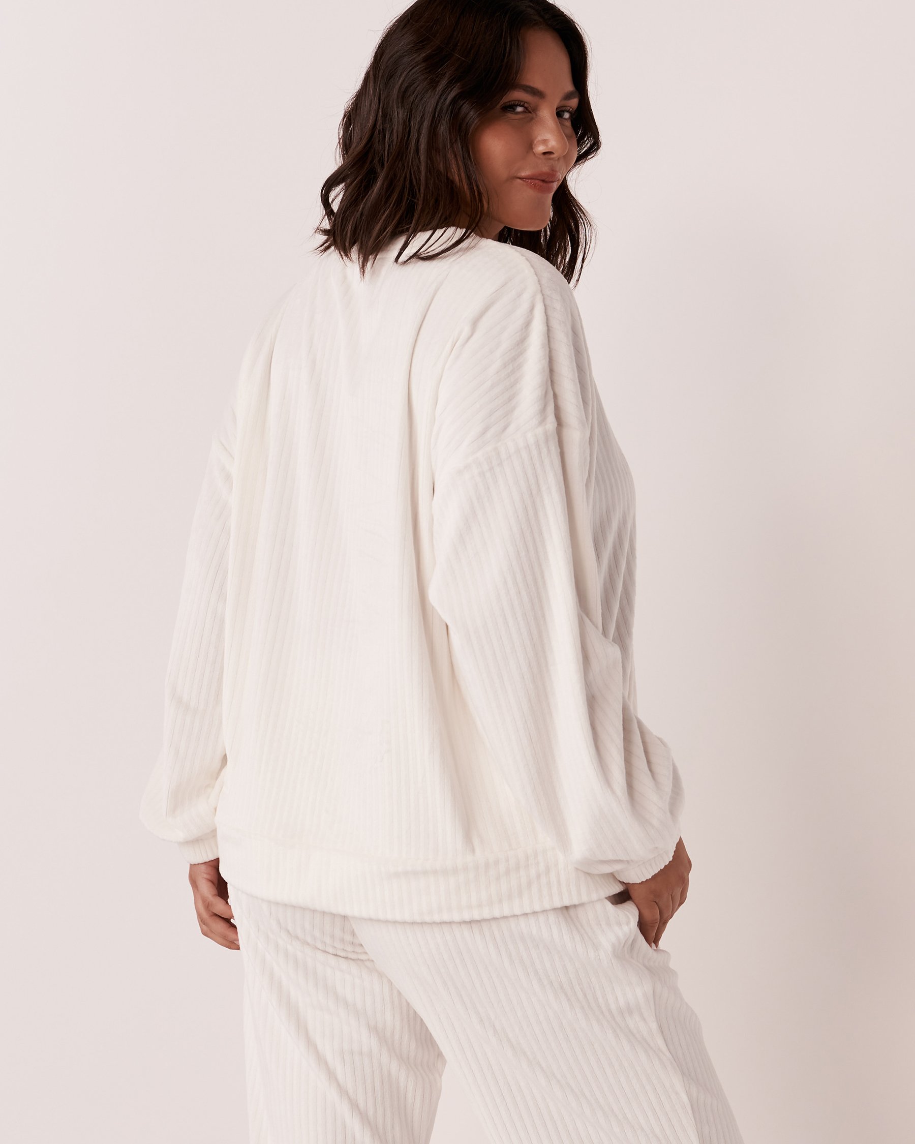 LA VIE EN ROSE Ribbed Velour Long Sleeve Shirt Snow white 40100396 - View5