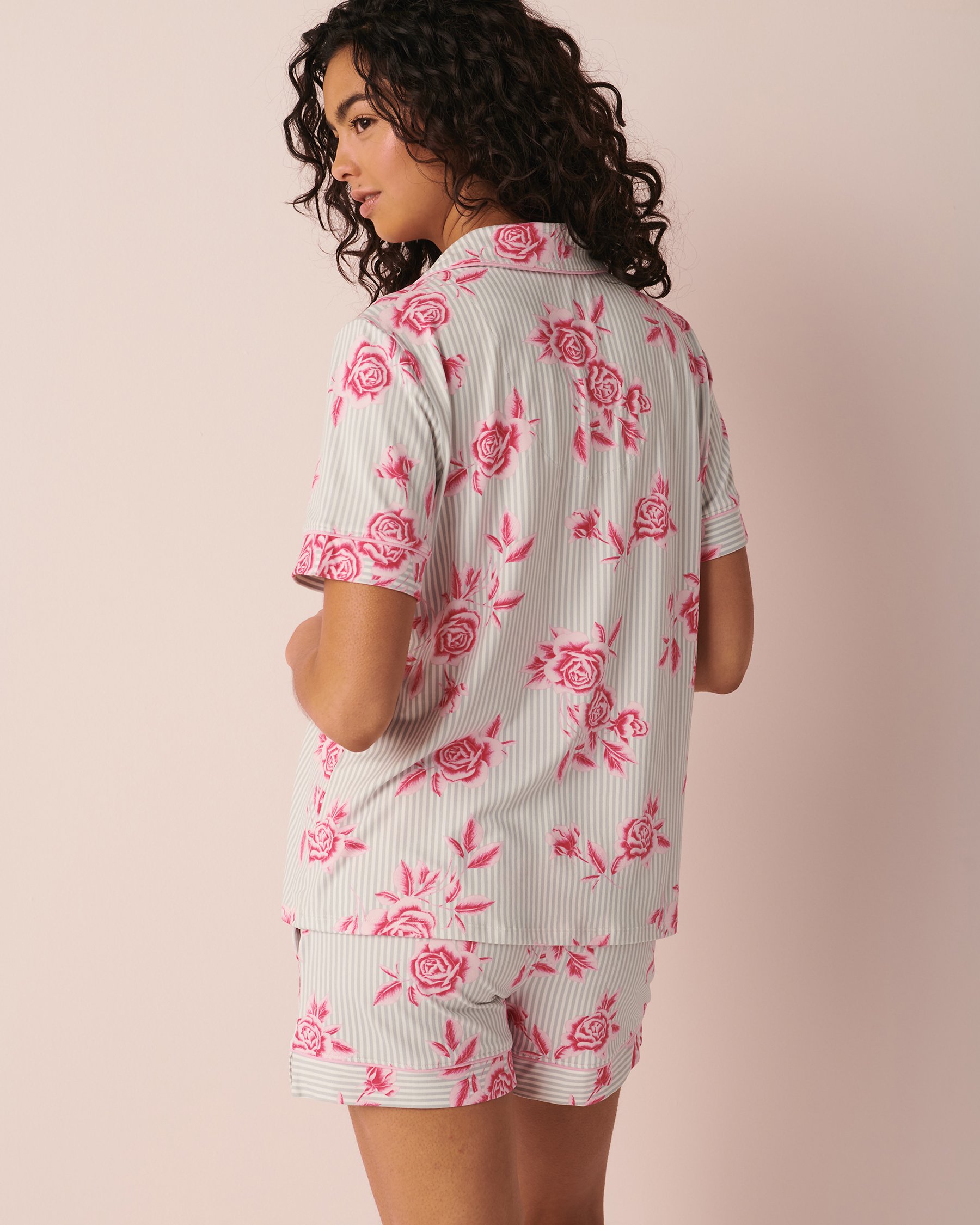 LA VIE EN ROSE Super Soft Short Sleeve Button-down Shirt Roses 40100383 - View2