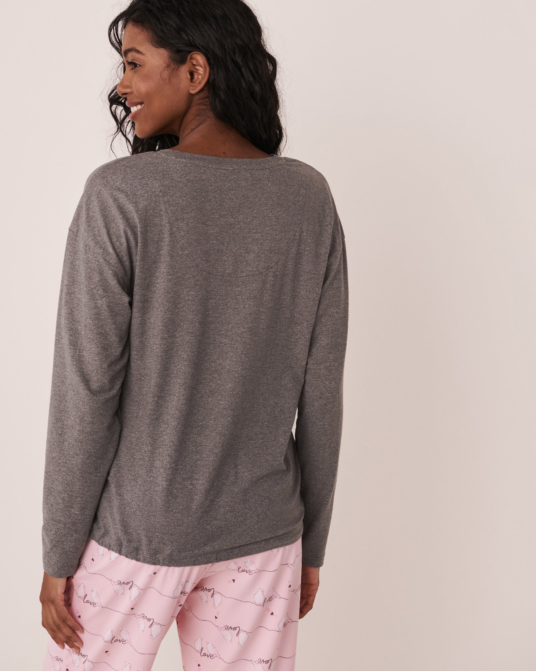 LA VIE EN ROSE Chandail manches longues col en V ultra doux Gris moyen 40100389 - View2