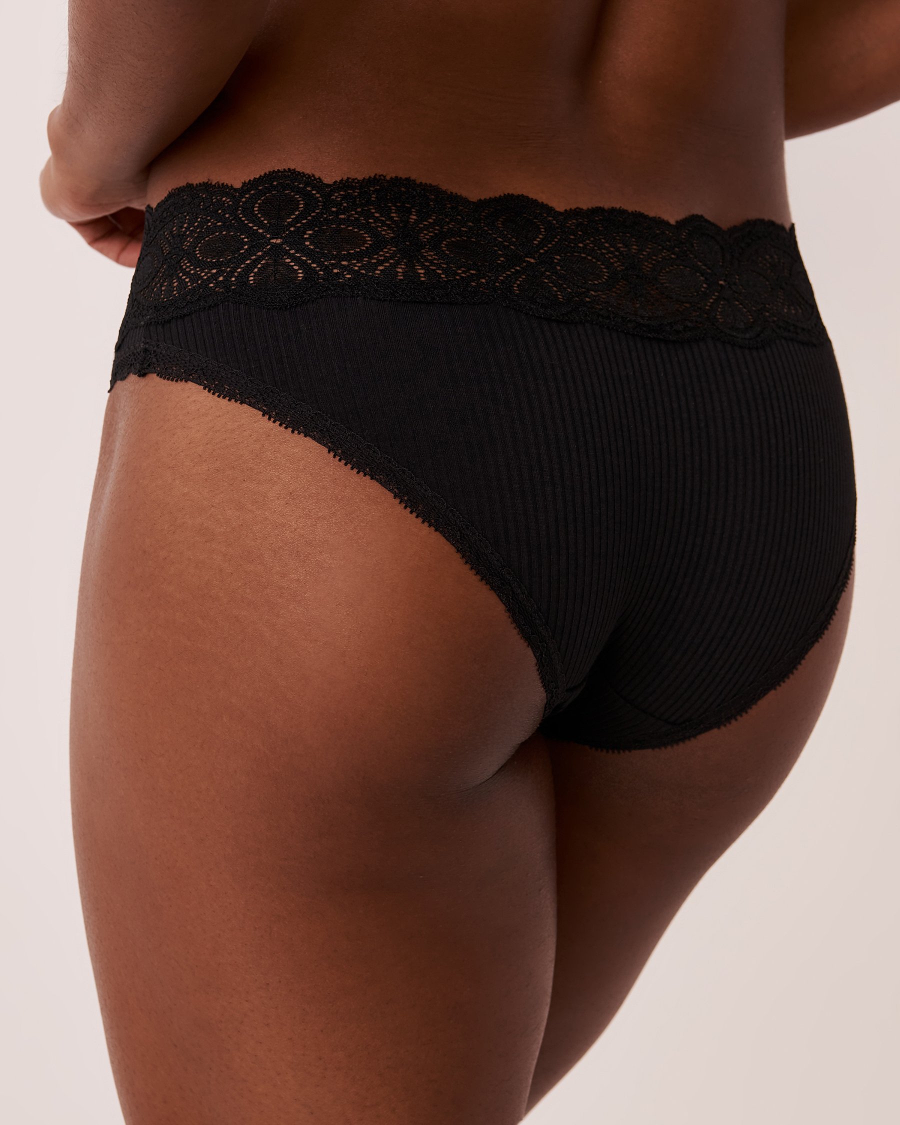 LA VIE EN ROSE Culotte bikini côtelée bordure de dentelle Noir 20100252 - View2