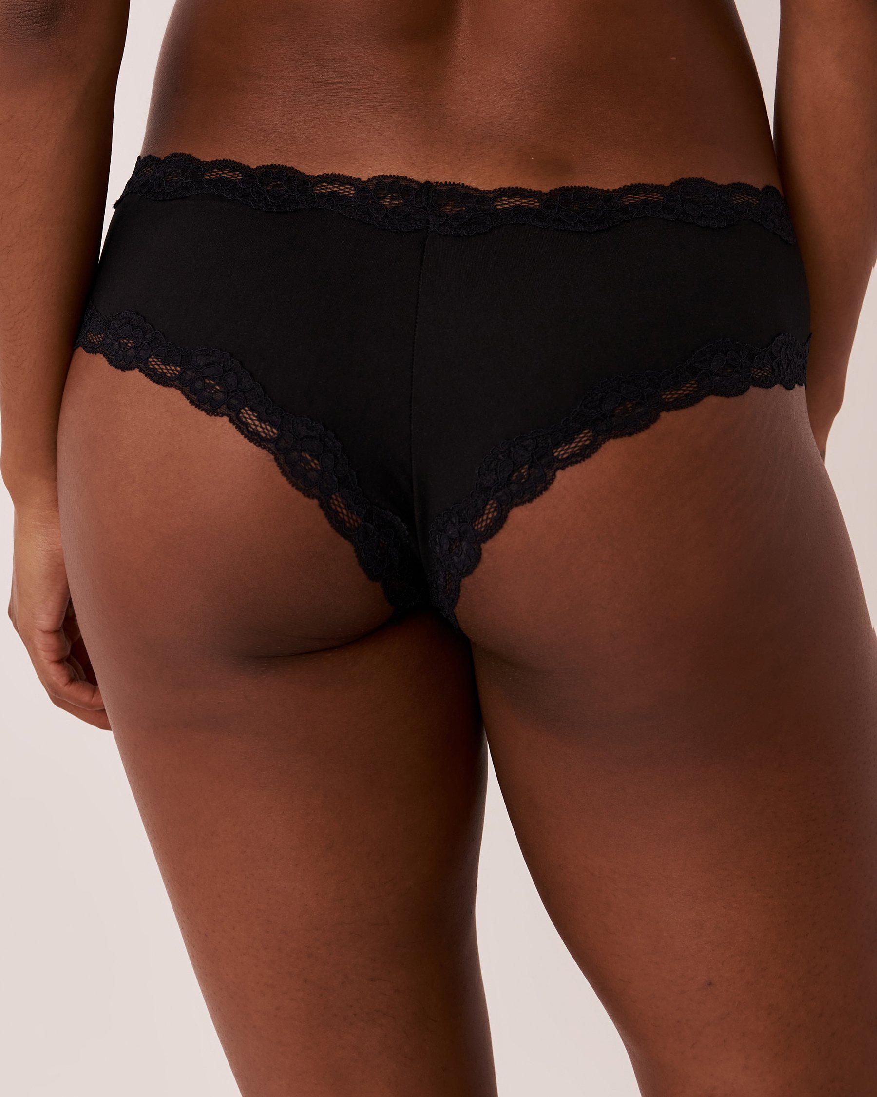 LA VIE EN ROSE Culotte cheeky ultra douce détails de dentelle Noir 20100255 - Voir2