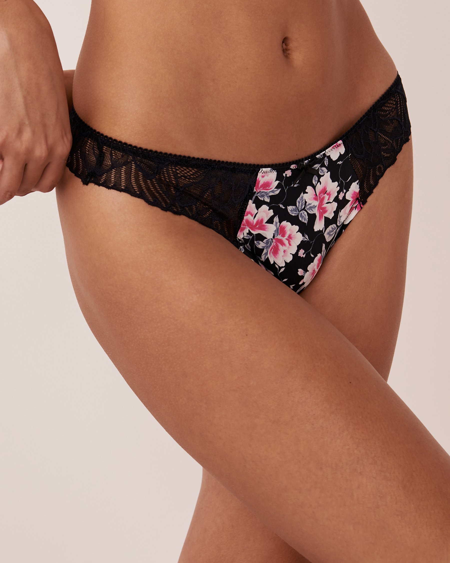 LA VIE EN ROSE 5-Pack Microfiber and Lace Thong Panty Multicolor 20200282 5PK - View2