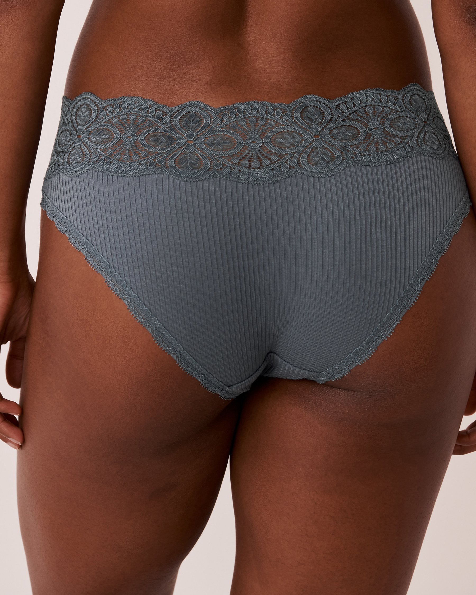 LA VIE EN ROSE Culotte bikini côtelée bordure de dentelle Bleu glacial 20100252 - View2