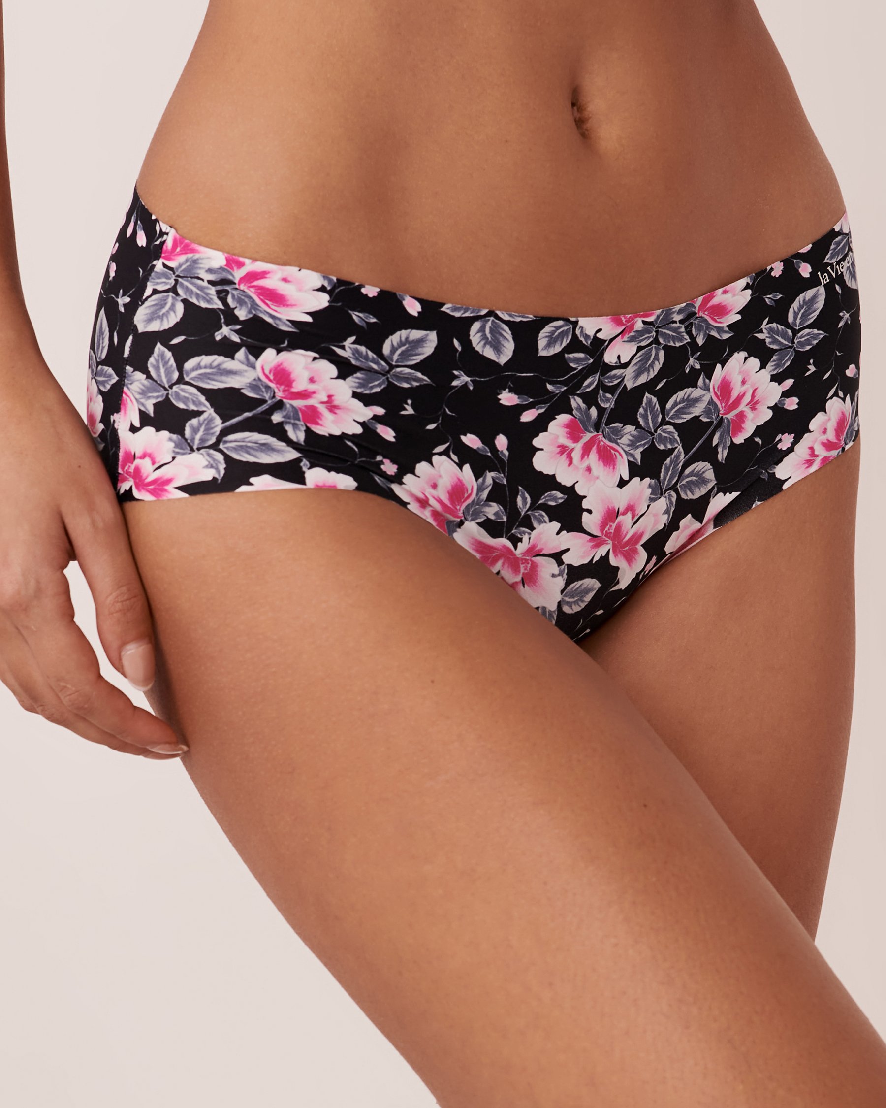 LA VIE EN ROSE Microfiber No-show Hiphugger Panty Wildflower 20200292 - View1