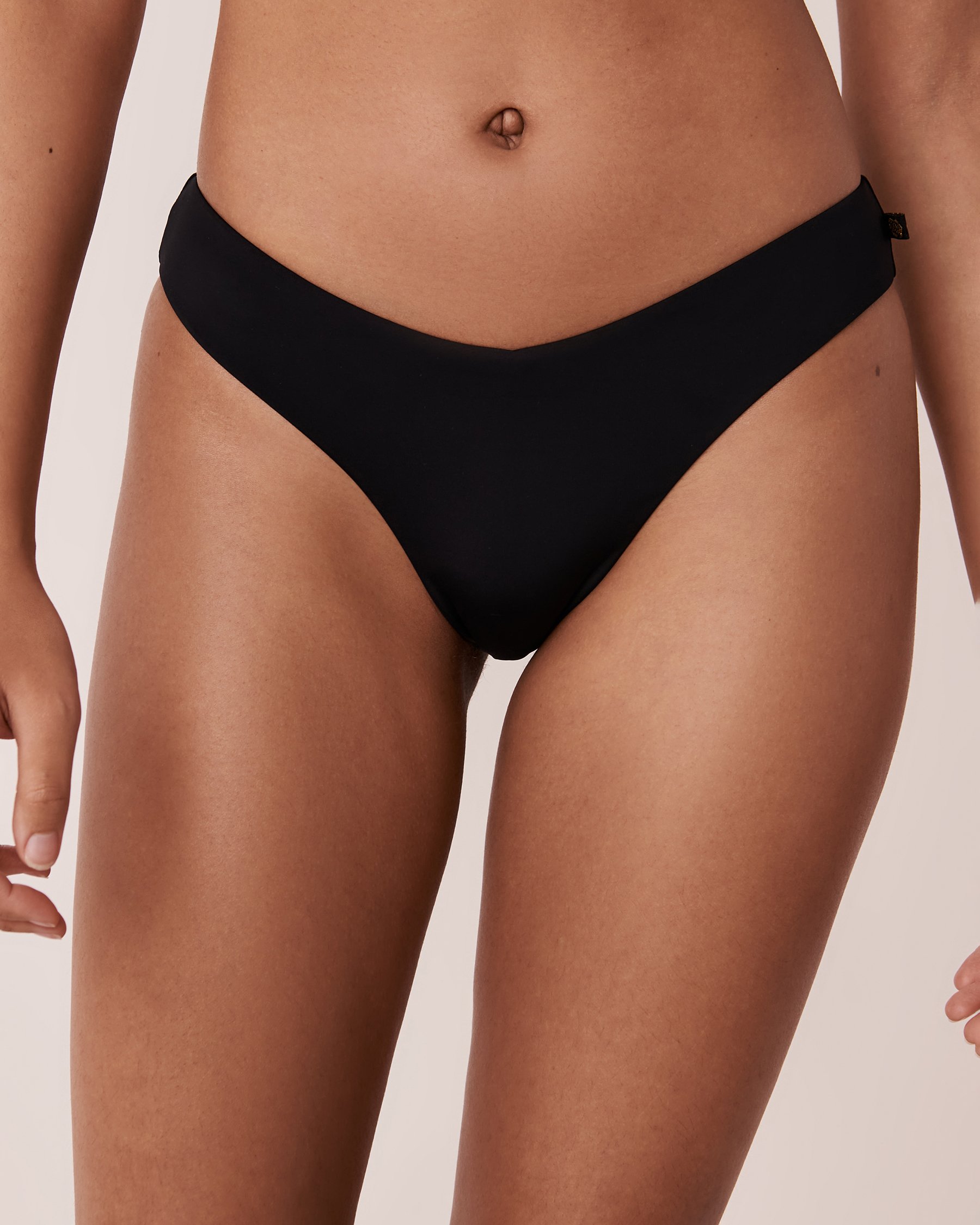 LA VIE EN ROSE AQUA FASHION Thong Bikini Bottom Black 70300335 - View1