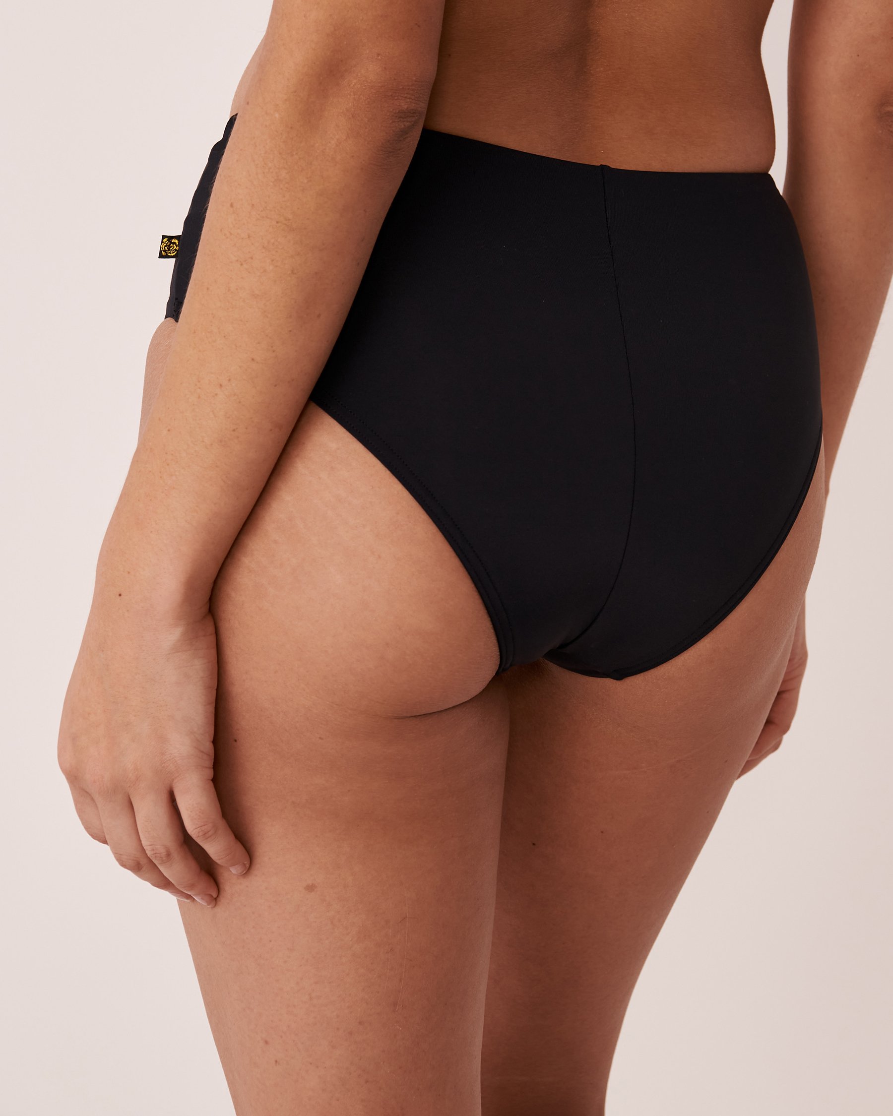 LA VIE EN ROSE AQUA SOLID Mid Waist Bikini Bottom Black 70300358 - View2