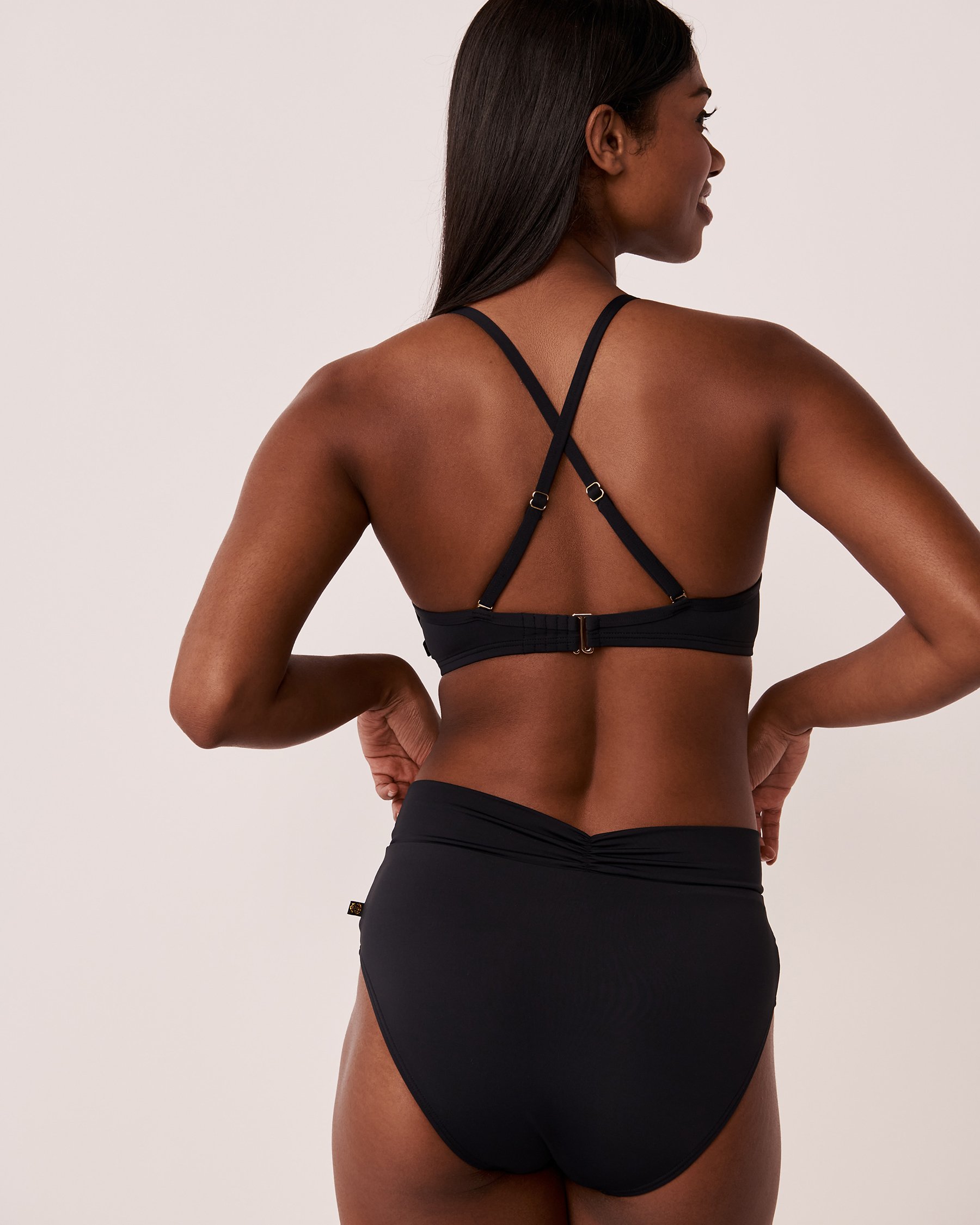 LA VIE EN ROSE AQUA SOLID Push-up Bikini Top Black 70100385 - View2