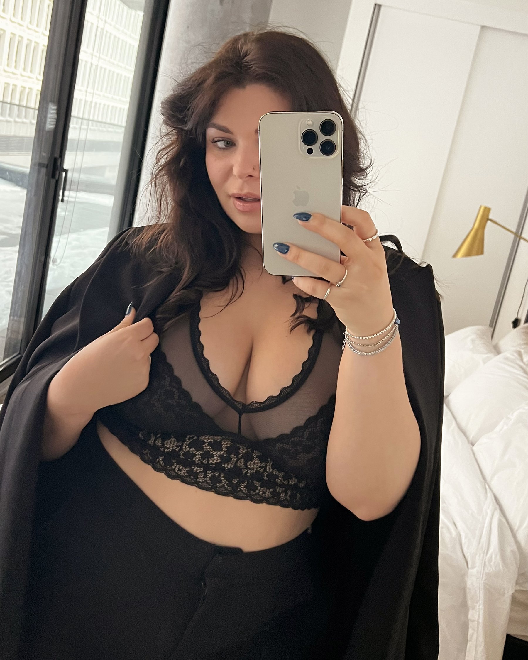 LA VIE EN ROSE Lace and Mesh Racerback Long Bralette Black 10100091 - View4