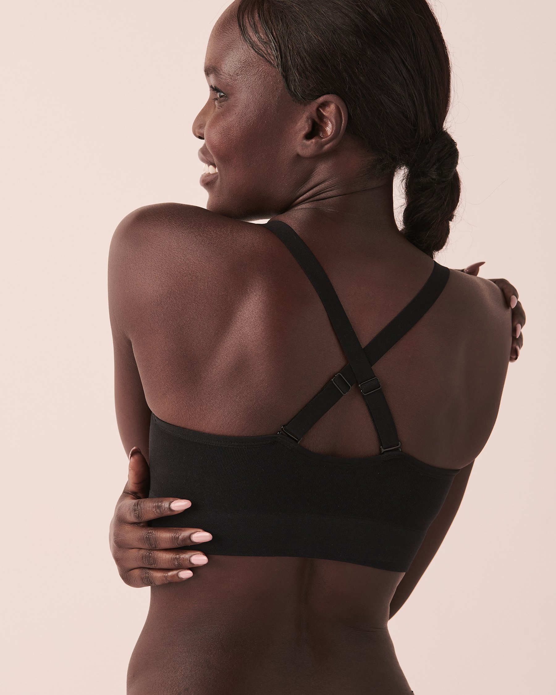 LA VIE EN ROSE Convertible Bandeau Seamless Bra Black 10200261 - View2